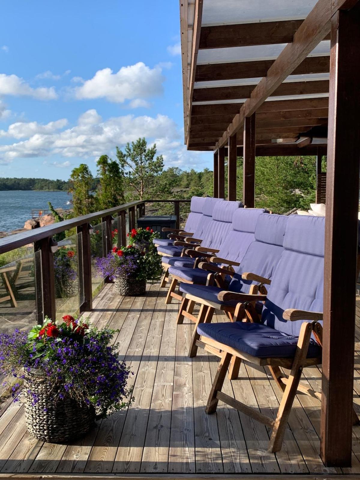 Escape to a Seaside Paradise Your Cozy Hideaway