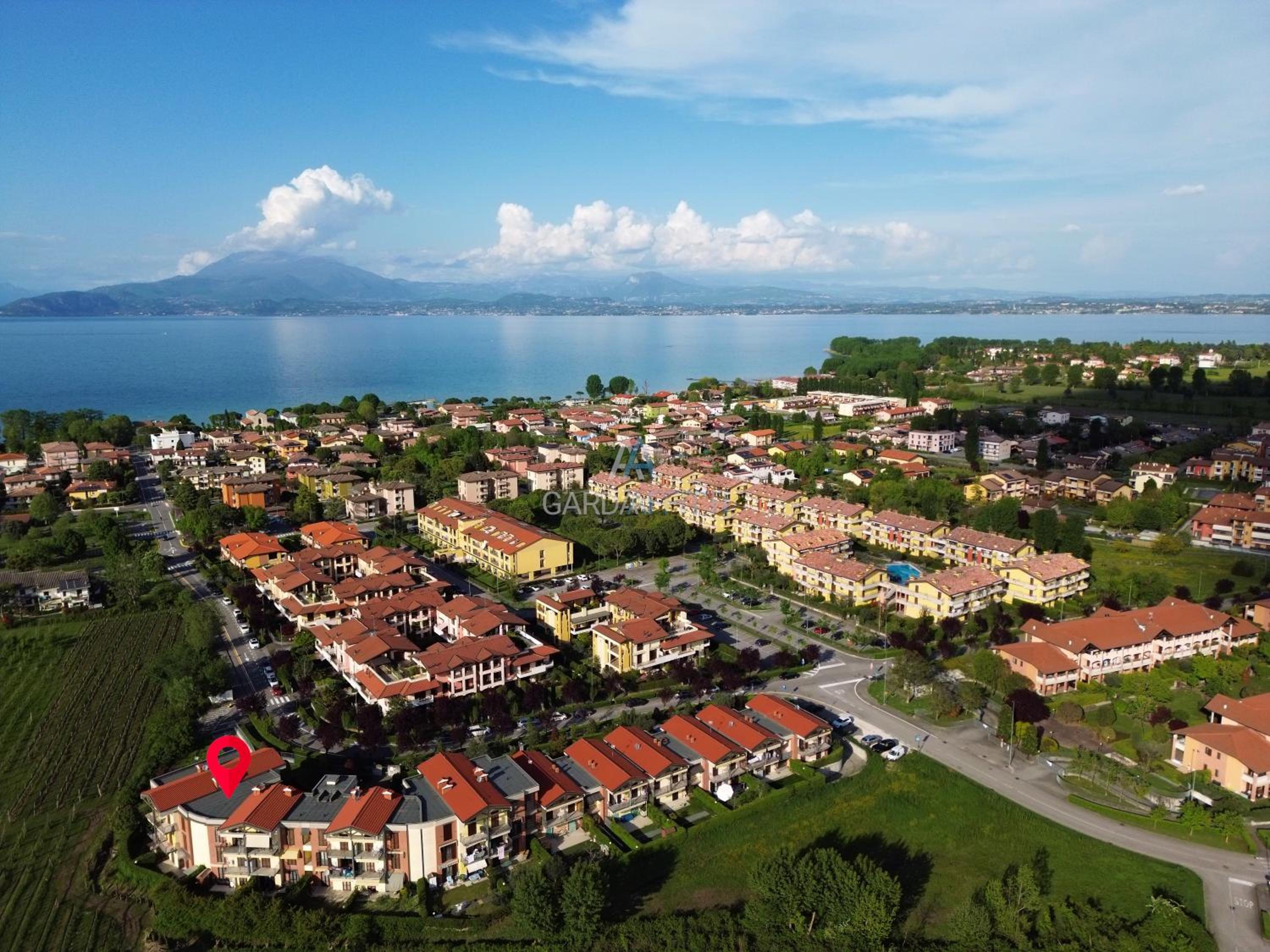 Pegaso Apt - Oasi con Giardino Privato a Sirmione