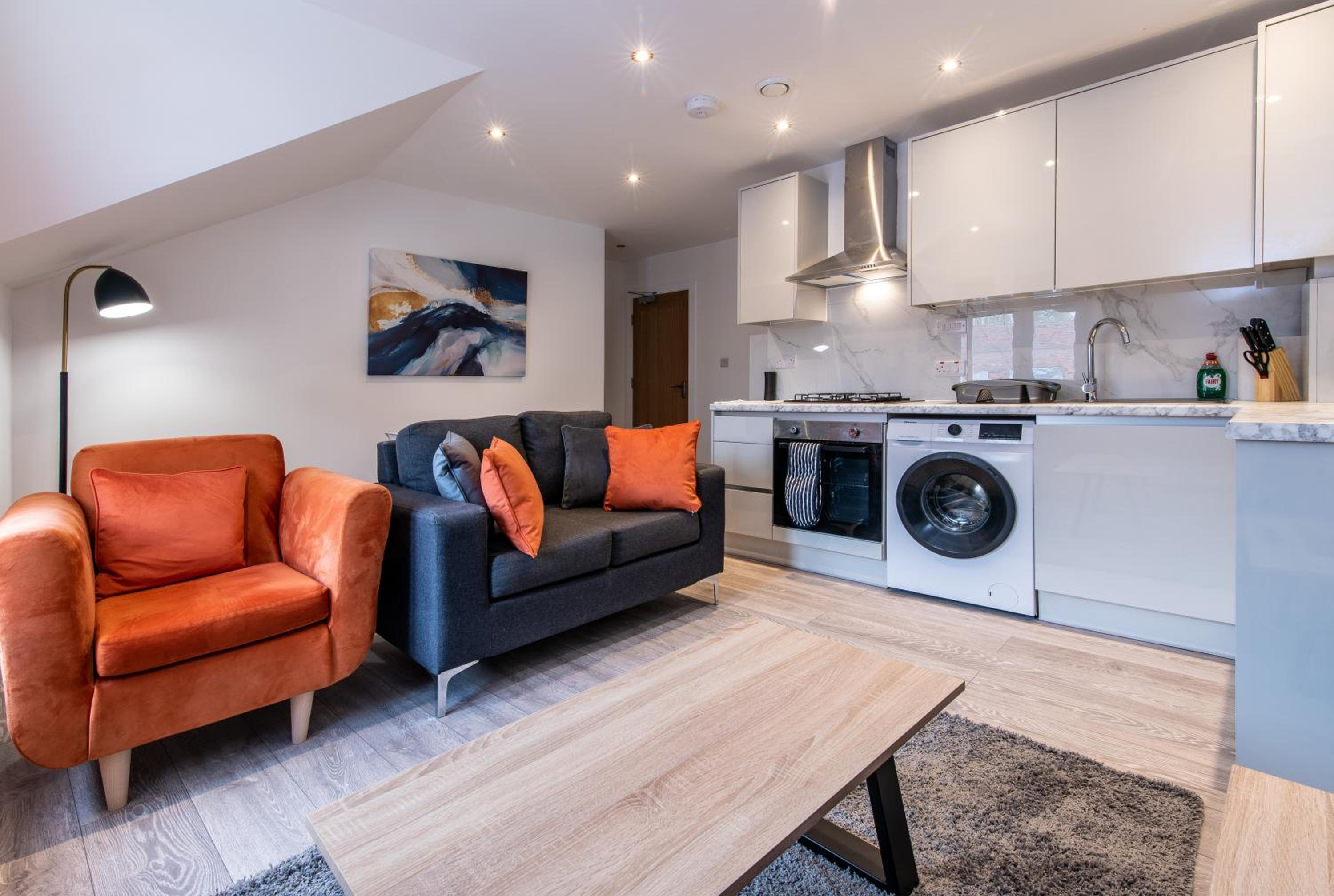 2-Bed Apartment, Basingstoke - Great Location