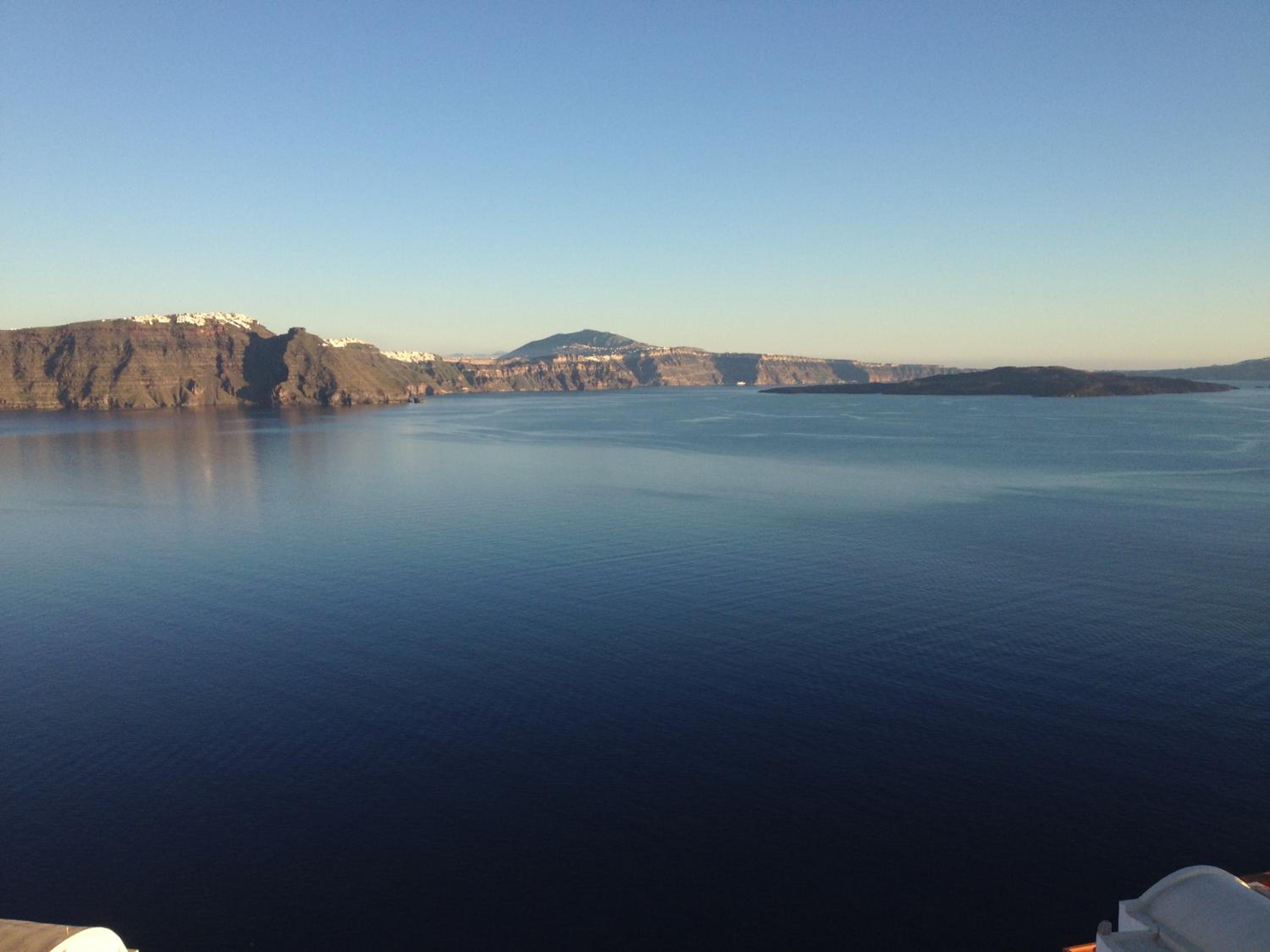 Beautiful Oia Villa view 3