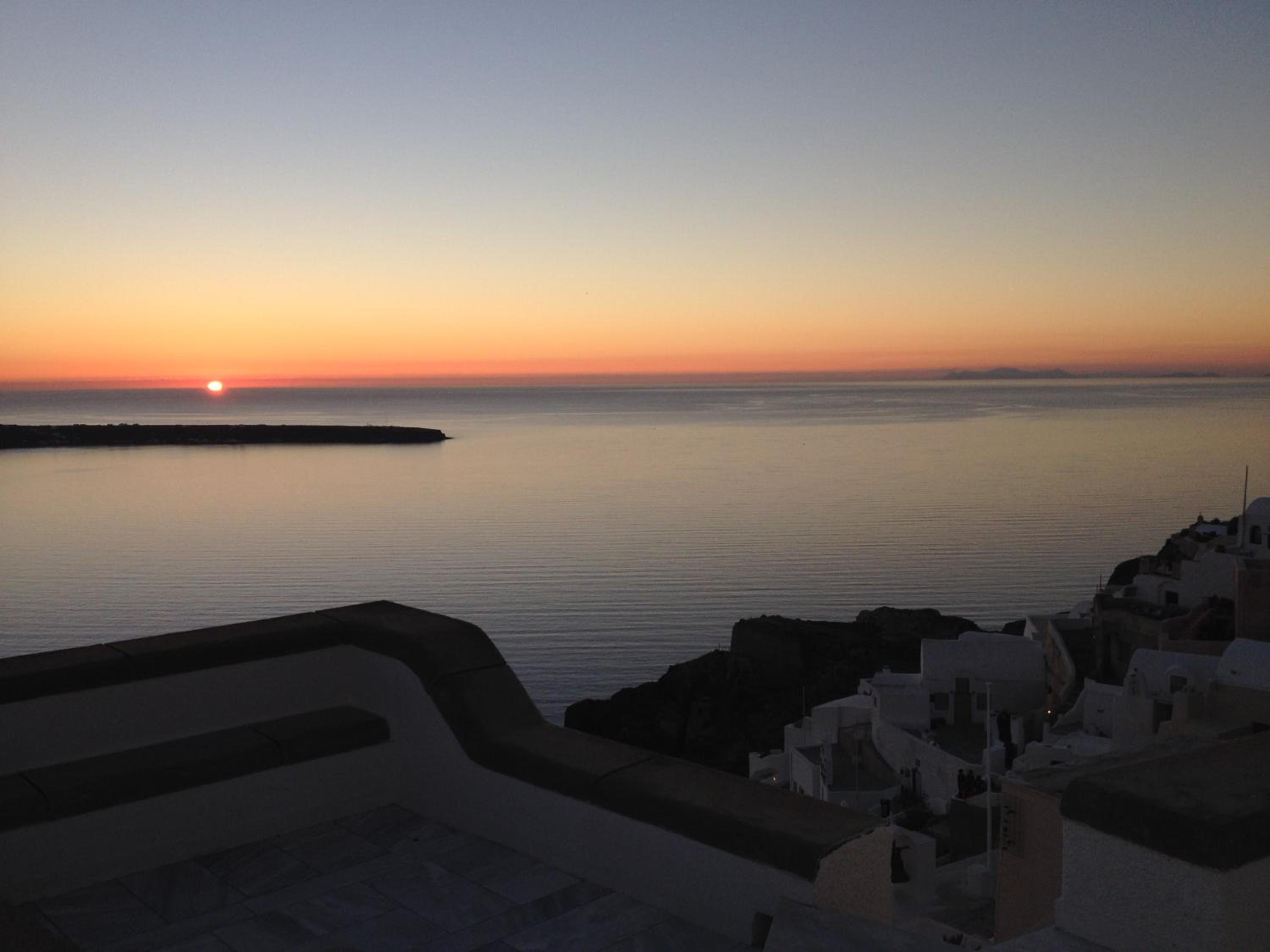 Beautiful Oia Villa view 5