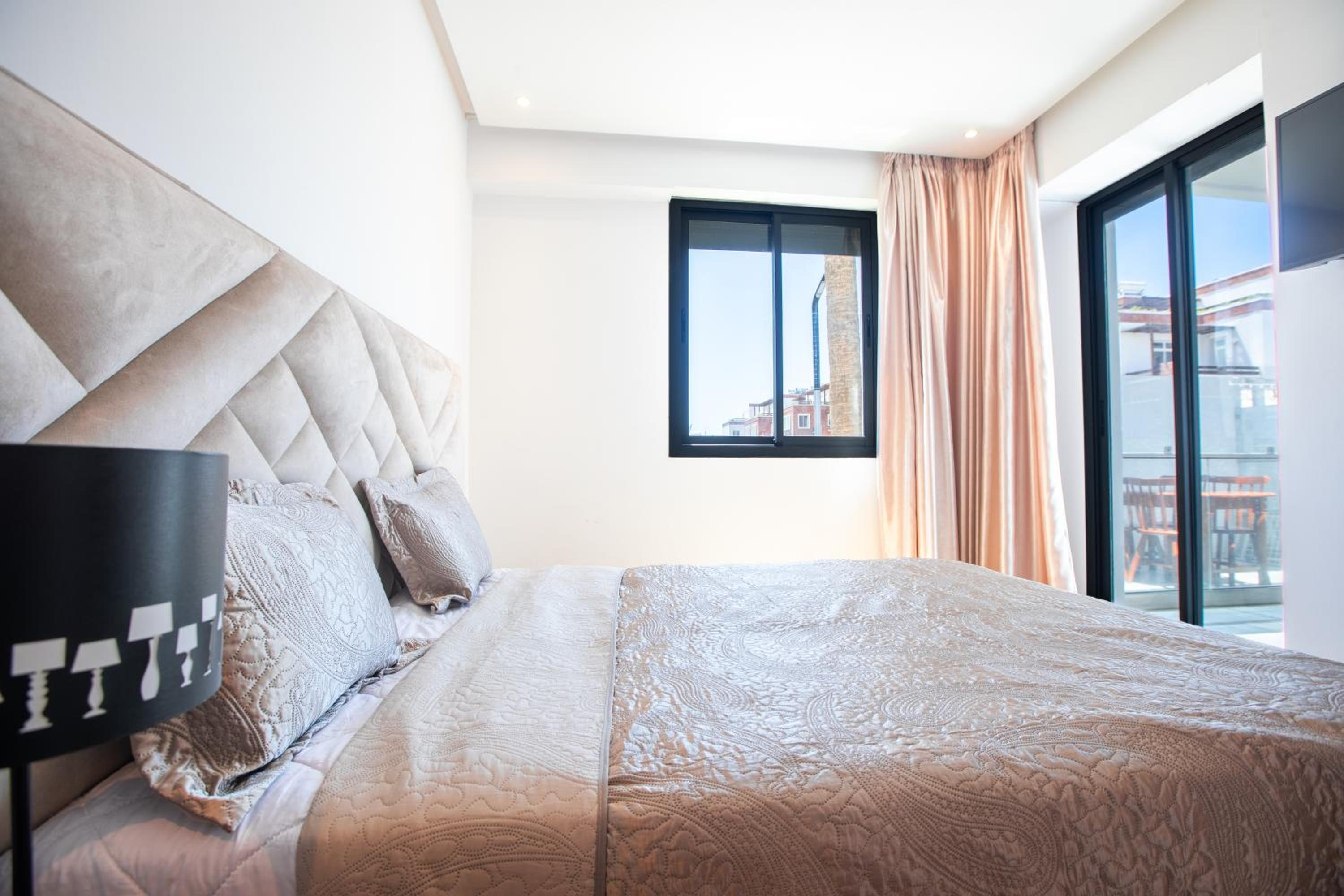 Appartement luxe 2 Piscines 300 m de la plage SONABA Founty Agadir