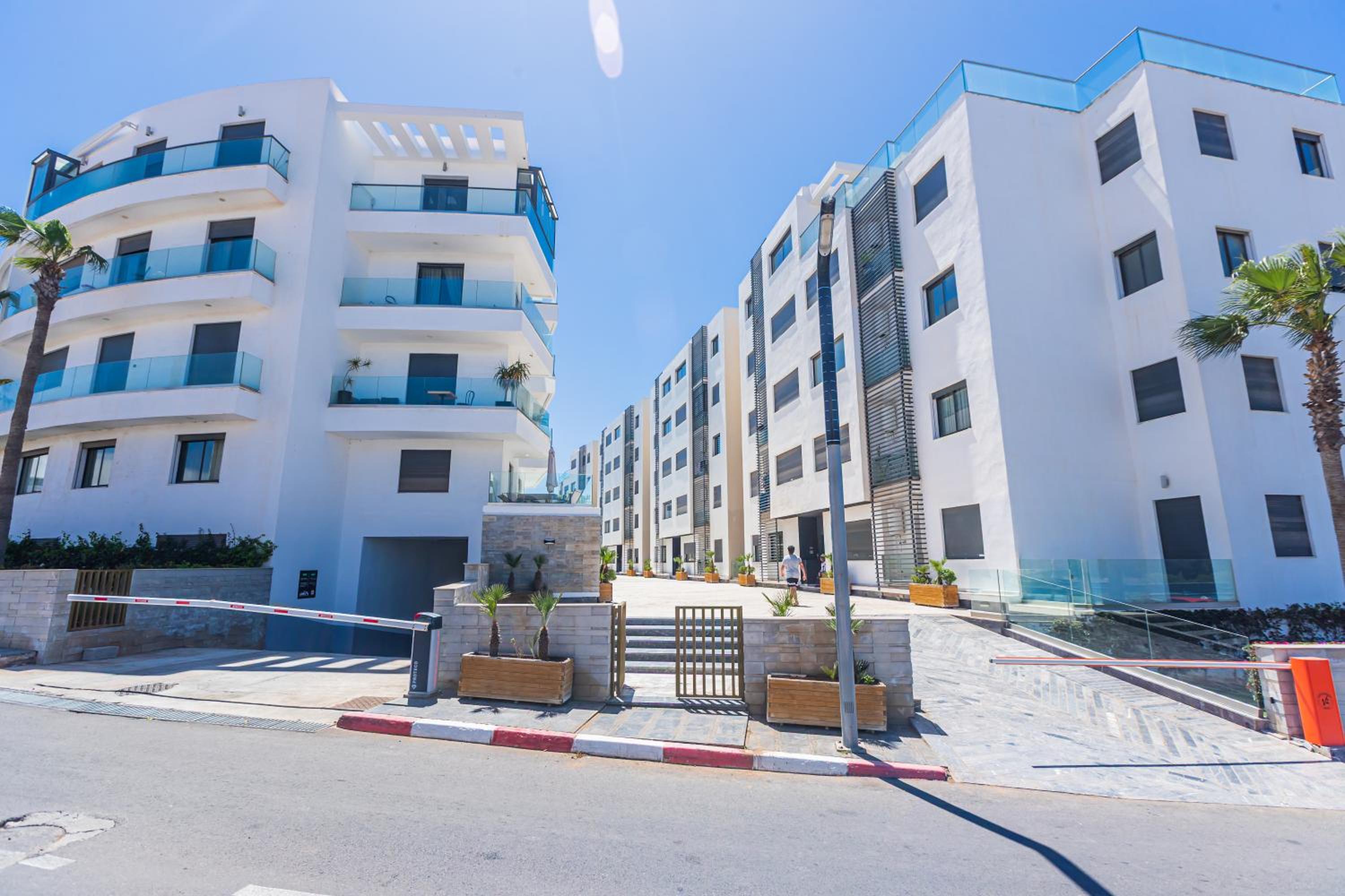 Appartement luxe 2 Piscines 300 m de la plage SONABA Founty Agadir