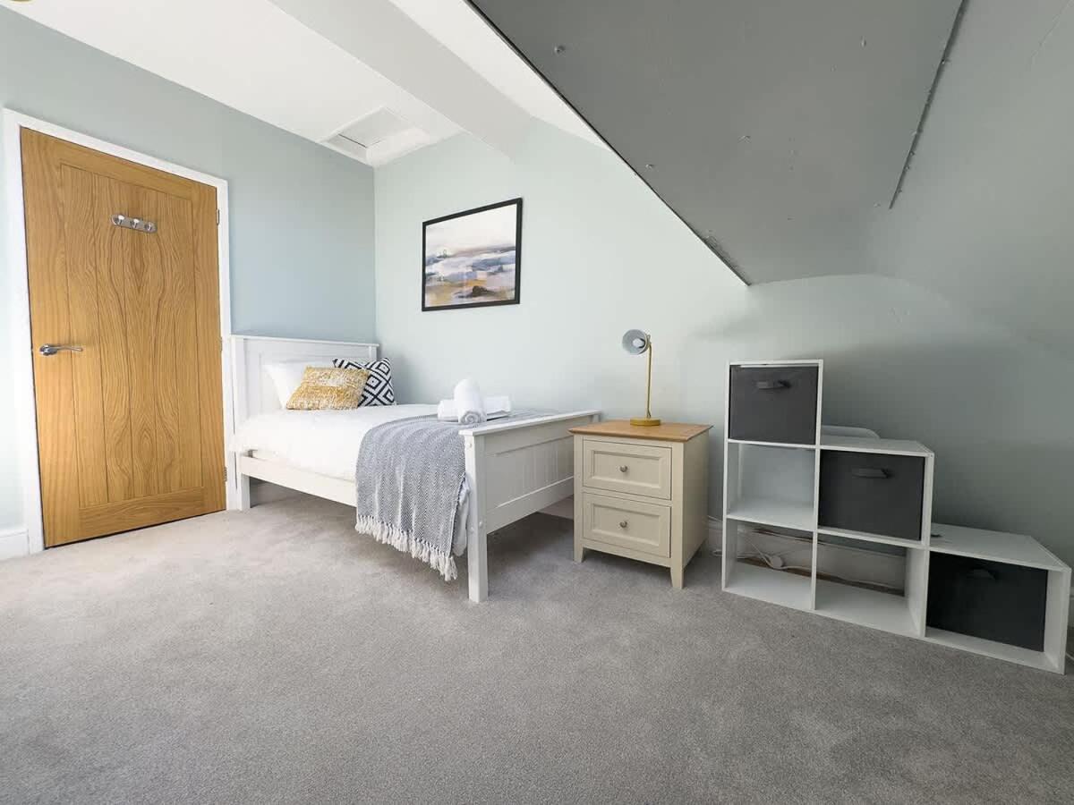 Spacious 4-Bed Lake District Getaway for Groups