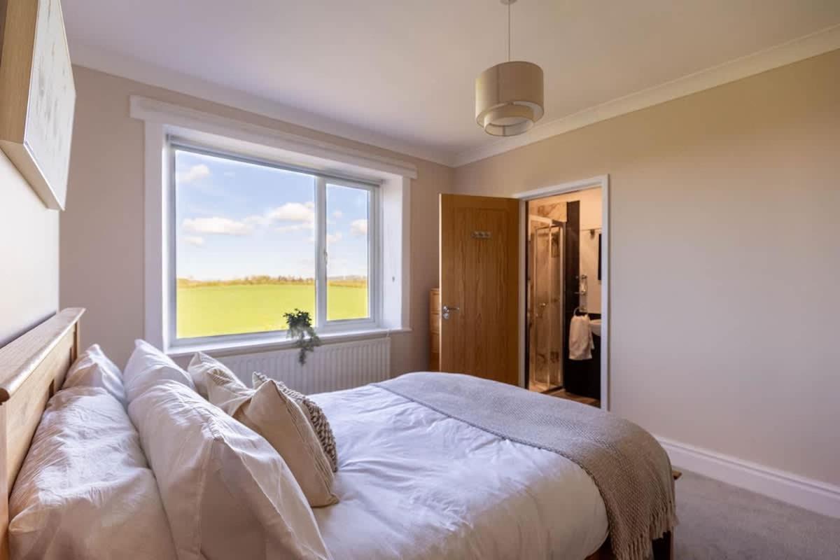 Spacious 4-Bed Lake District Getaway for Groups