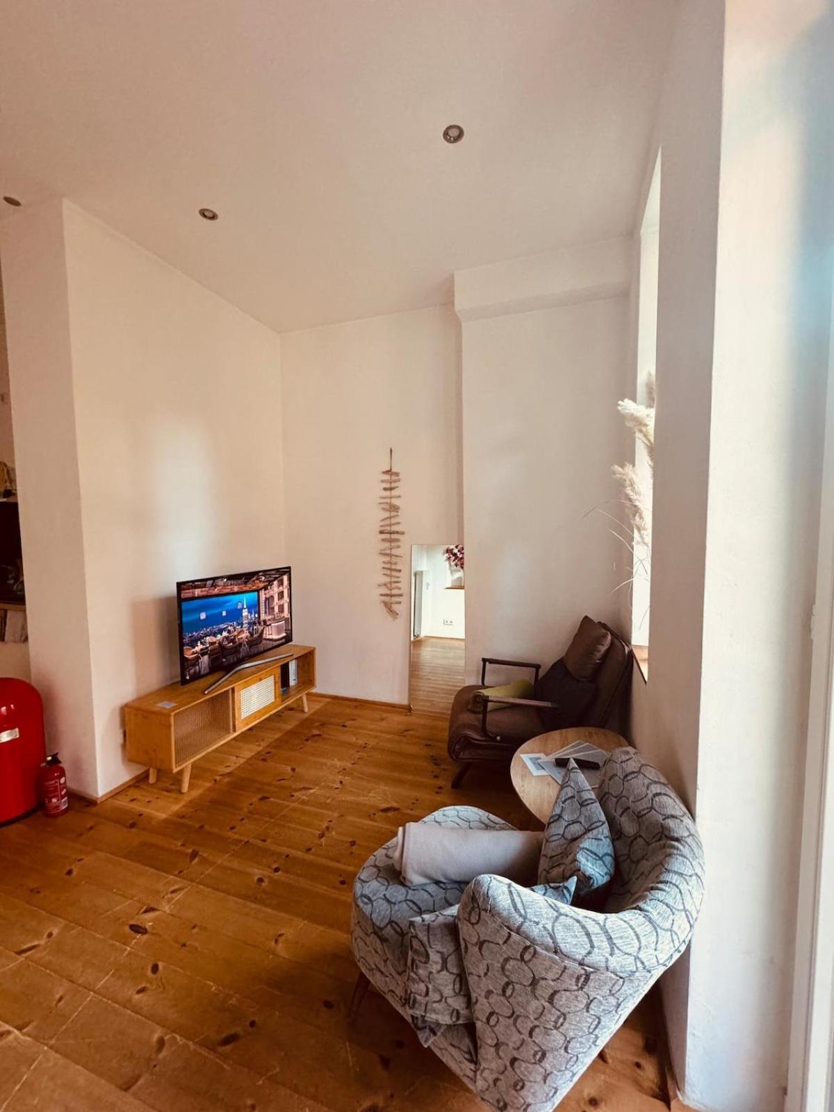1-Zimmer-Apartment mit Balkon nähe ICE-Bahnhof