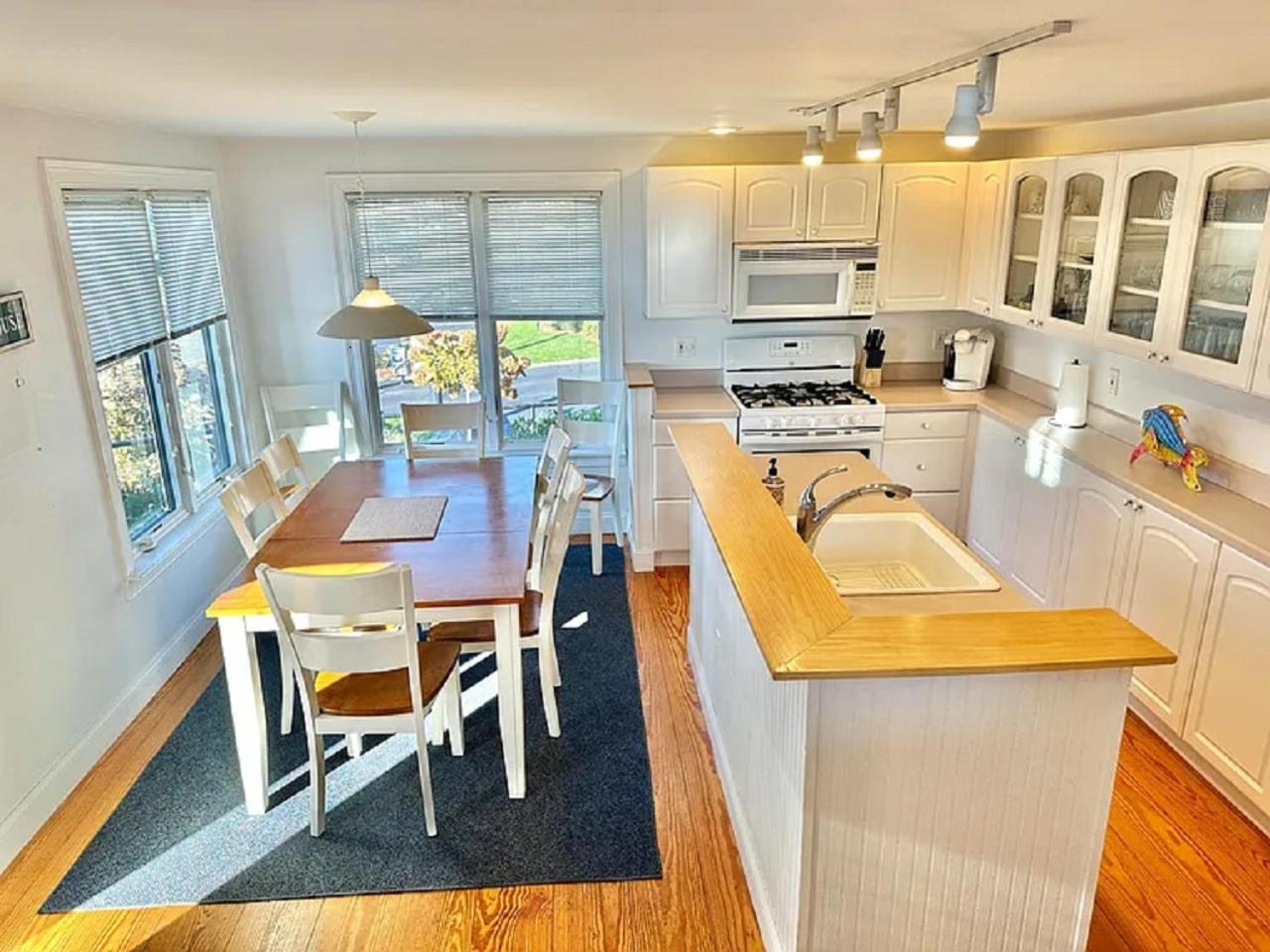 Spacious Oceanfront 3BR Condo with Private Beach in Ideal Hyannis Location