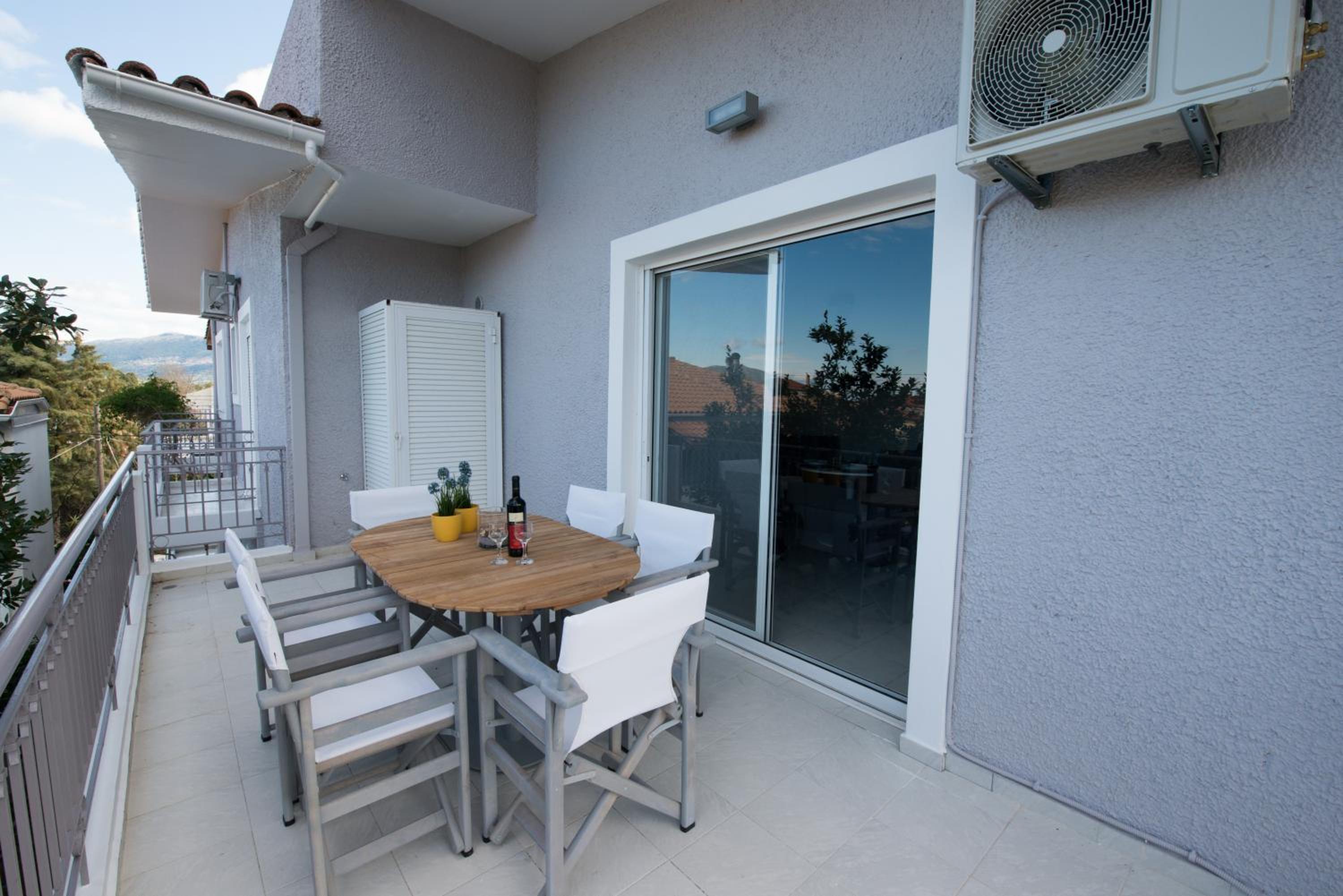 Regalo Apartments view 5
