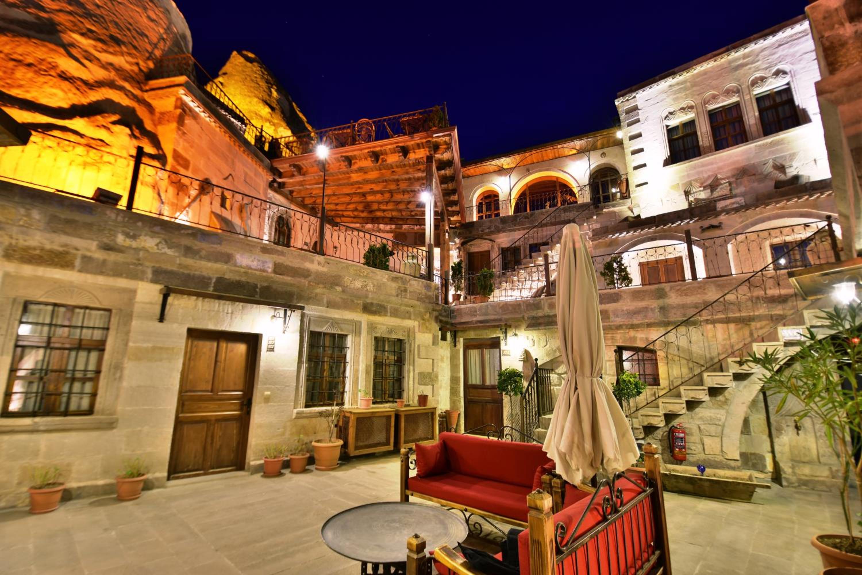 Harman Cave Hotel - Image 146
