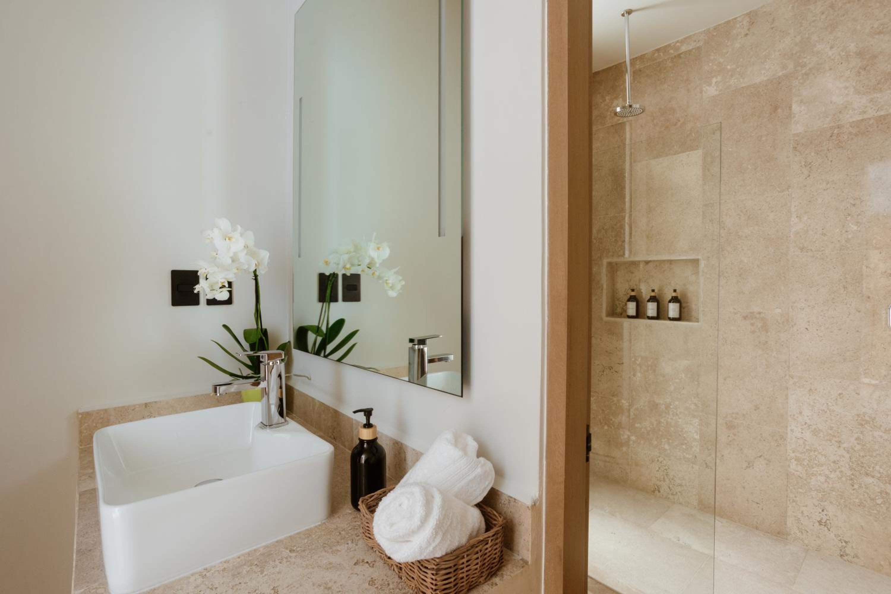 Lalola Boutique Apartments by Andiani Travel