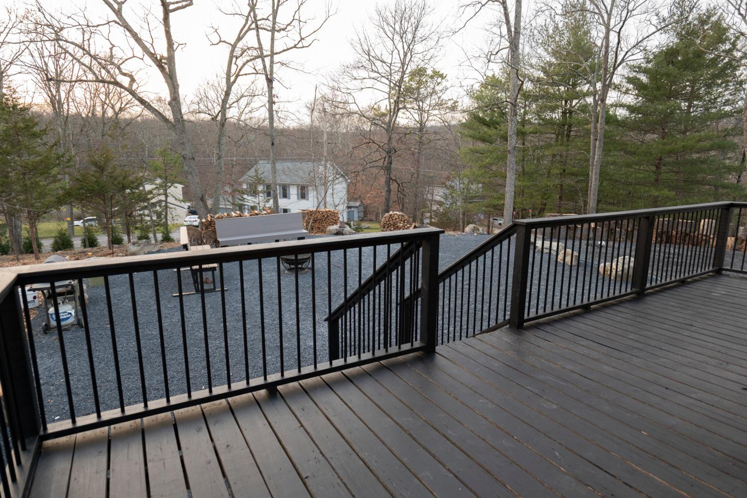 Modern Retreat Poconos 3BR Fire Pit Skiing