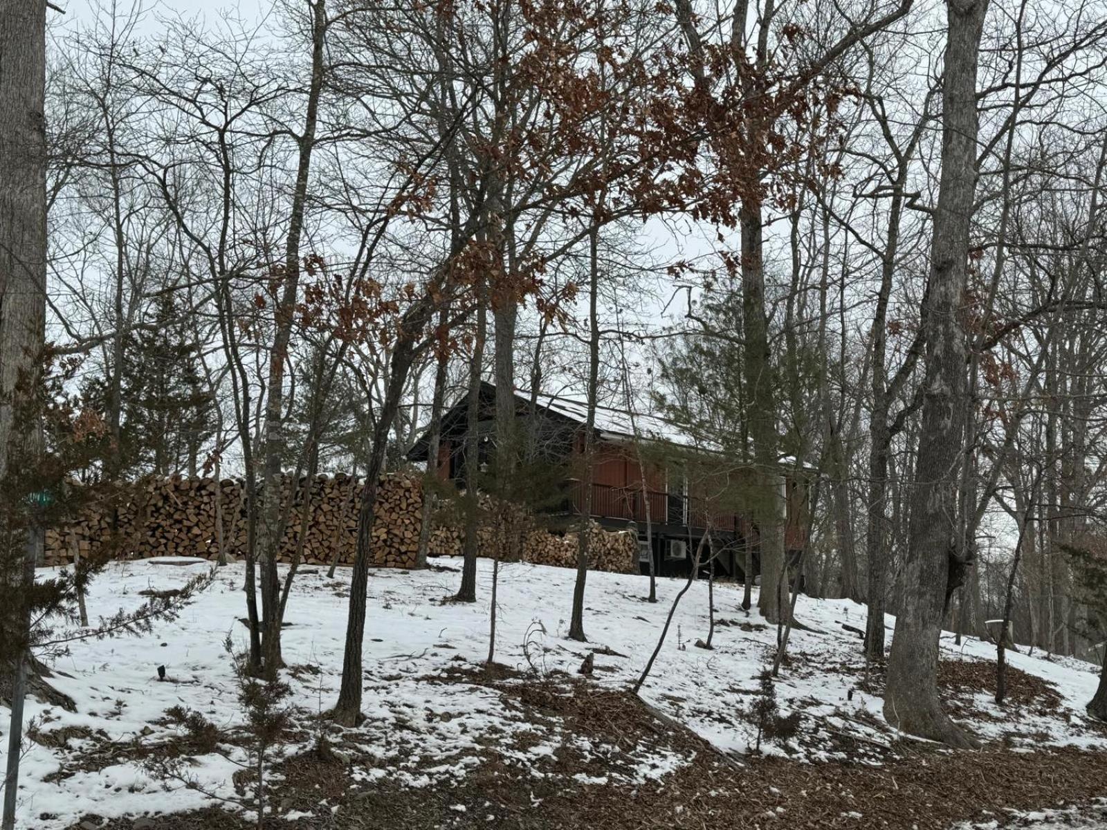 Modern Retreat Poconos 3BR Fire Pit Skiing