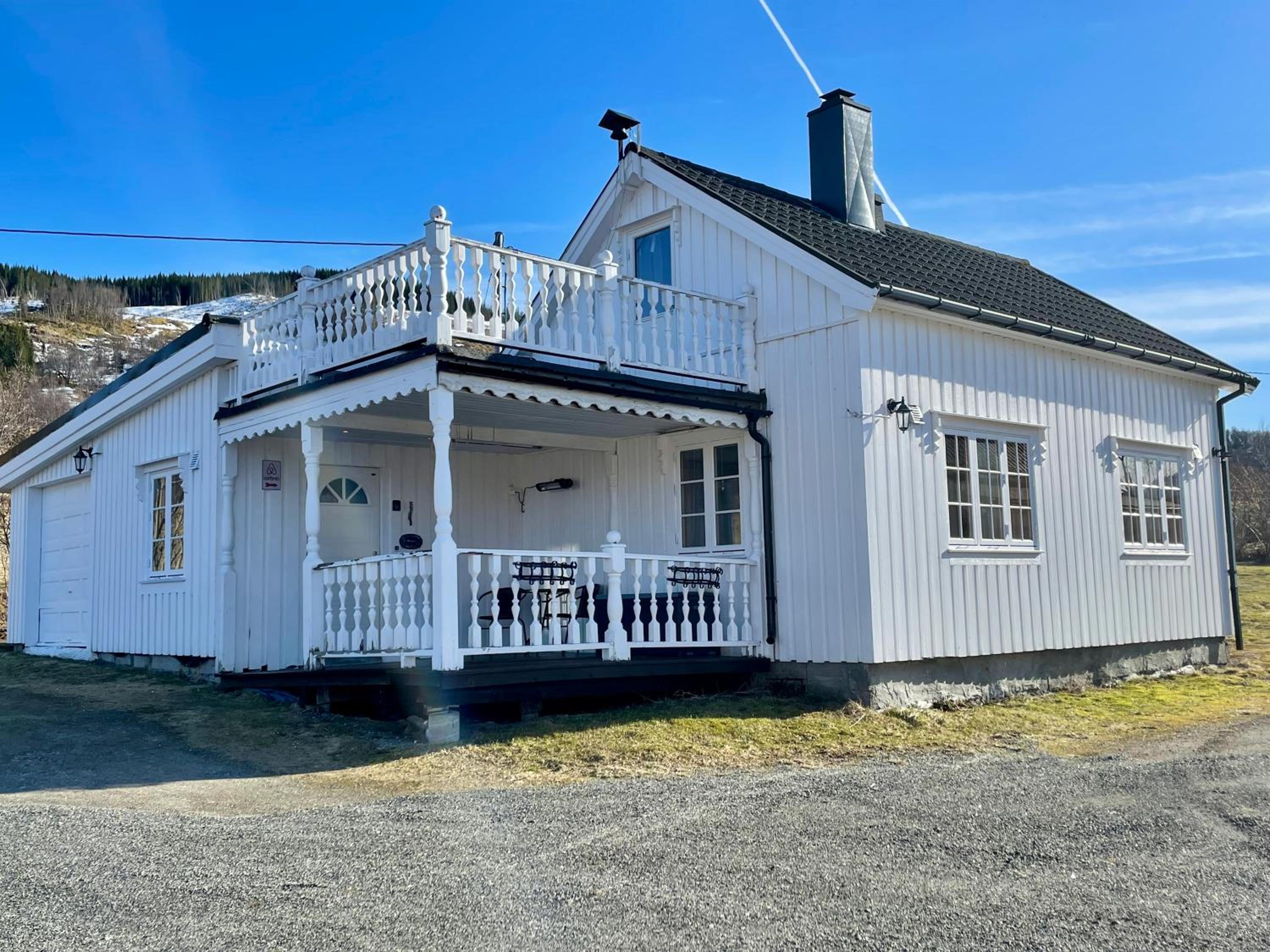 Marvelous farmhouse with amazing fjord and mountain view in Northern Norway