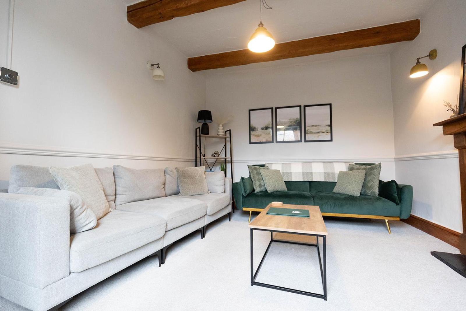 WEST VIEW COTTAGE - Charming Wensley Cottage in the Heart of Peaks