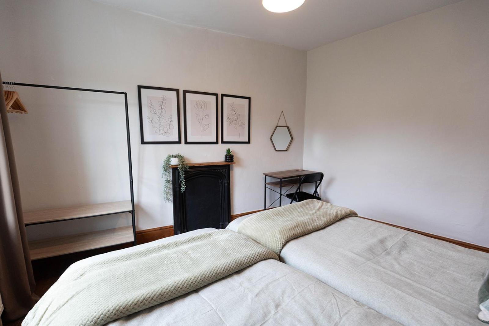 WEST VIEW COTTAGE - Charming Wensley Cottage in the Heart of Peaks