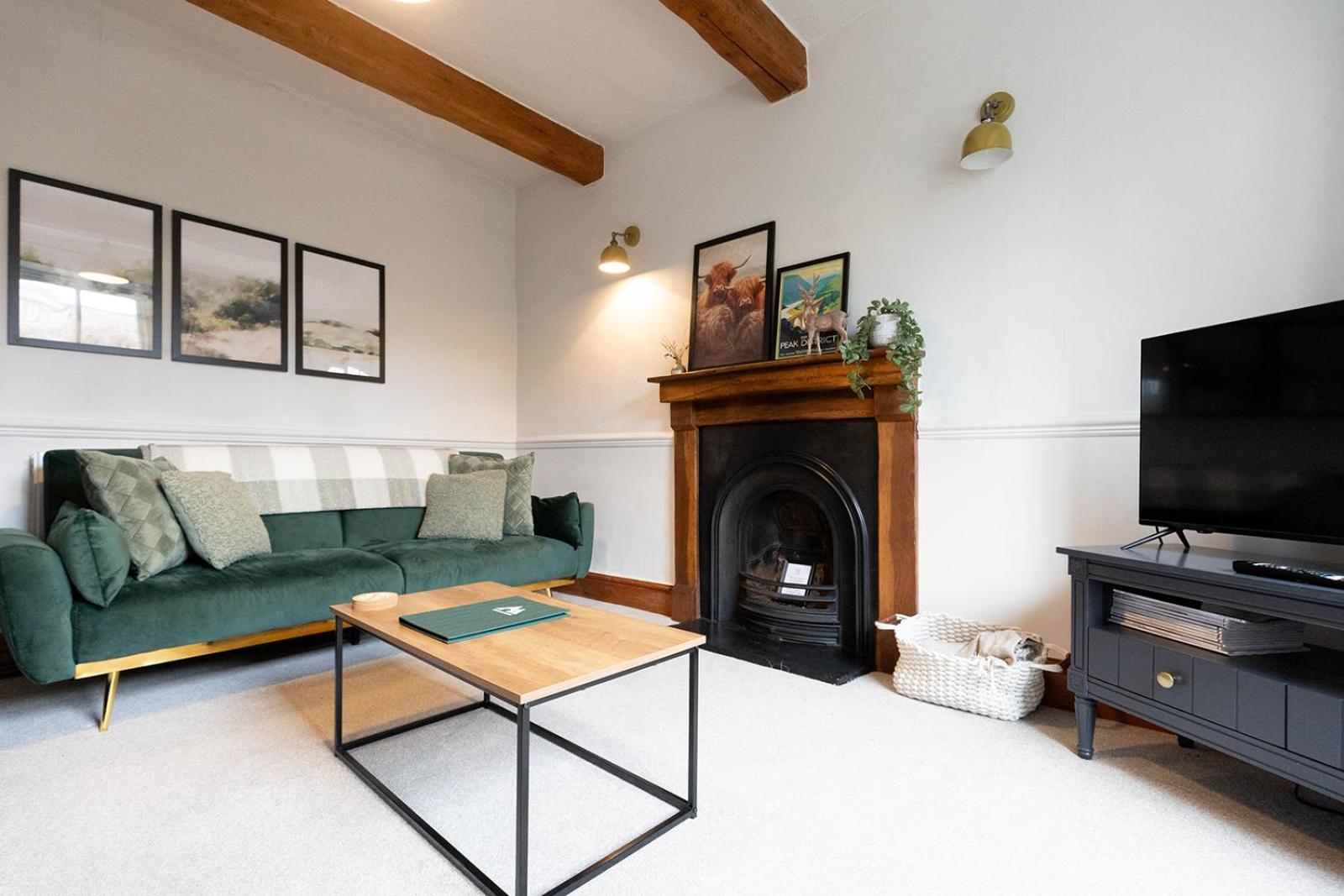 WEST VIEW COTTAGE - Charming Wensley Cottage in the Heart of Peaks