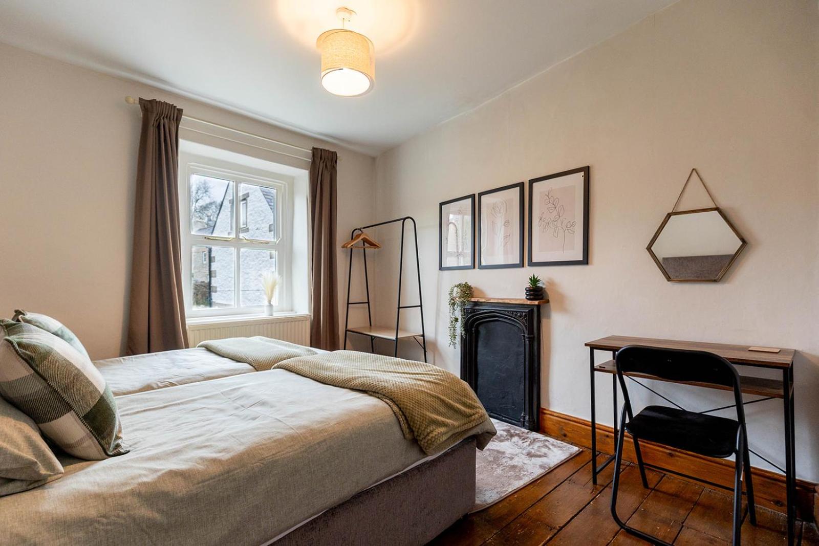 WEST VIEW COTTAGE - Charming Wensley Cottage in the Heart of Peaks