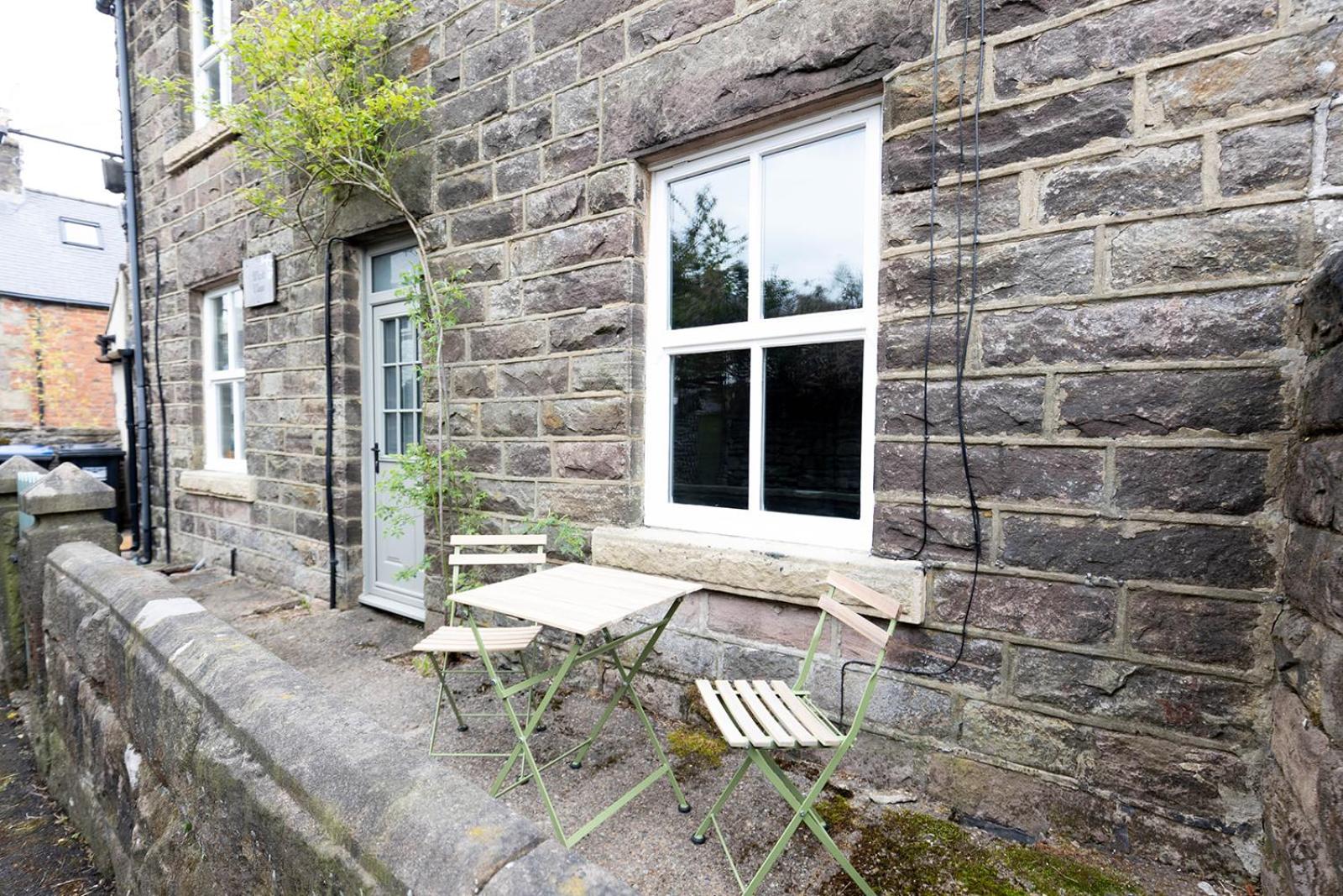 WEST VIEW COTTAGE - Charming Wensley Cottage in the Heart of Peaks