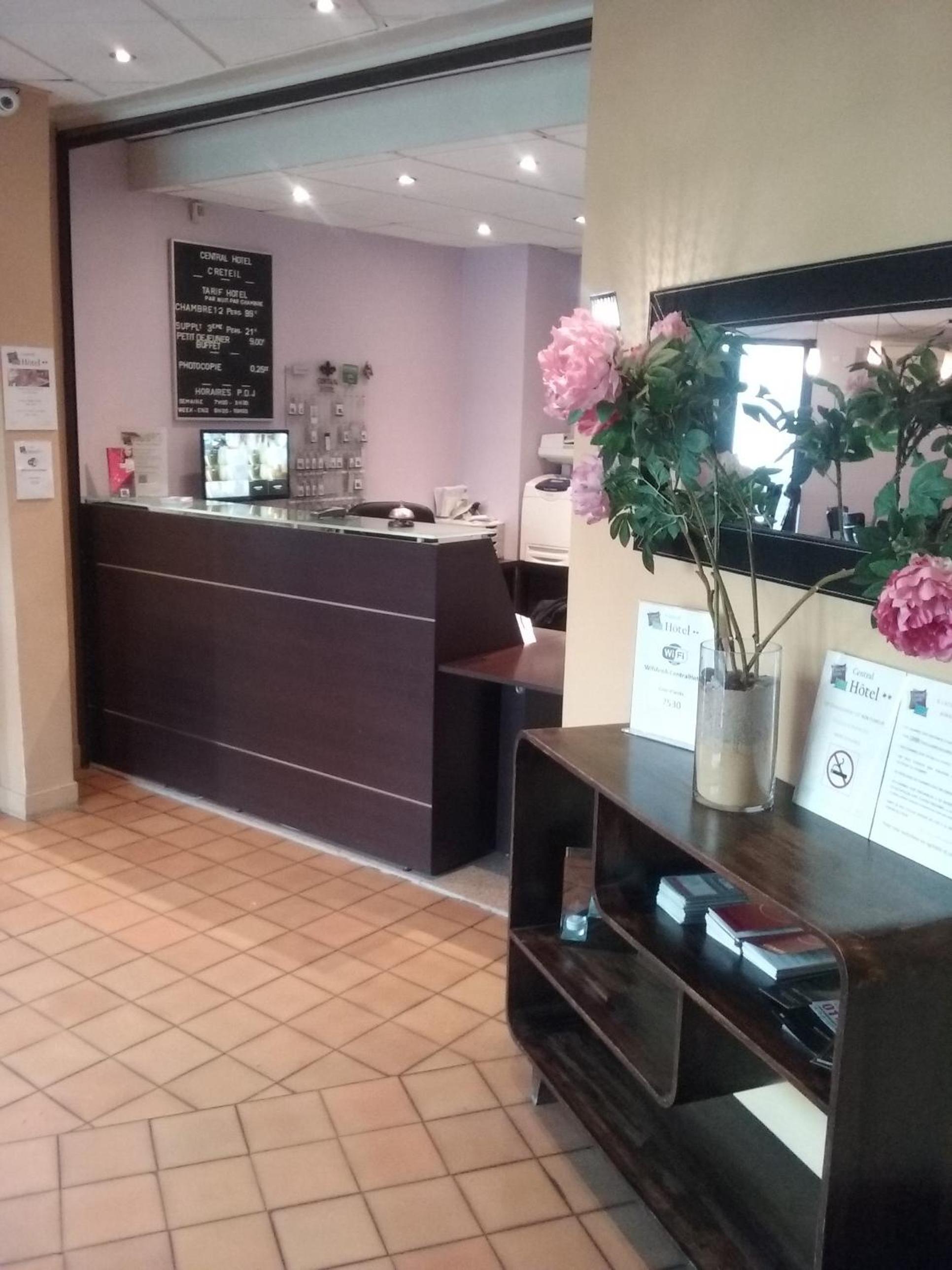 Creteil Vacations - Central Hotel - Property Image 5