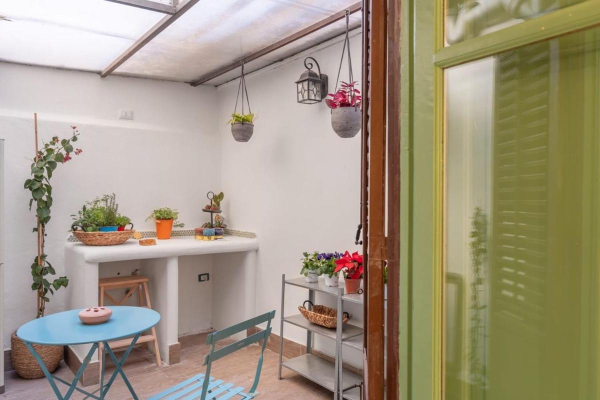 Casa Themis al mercato del Capo