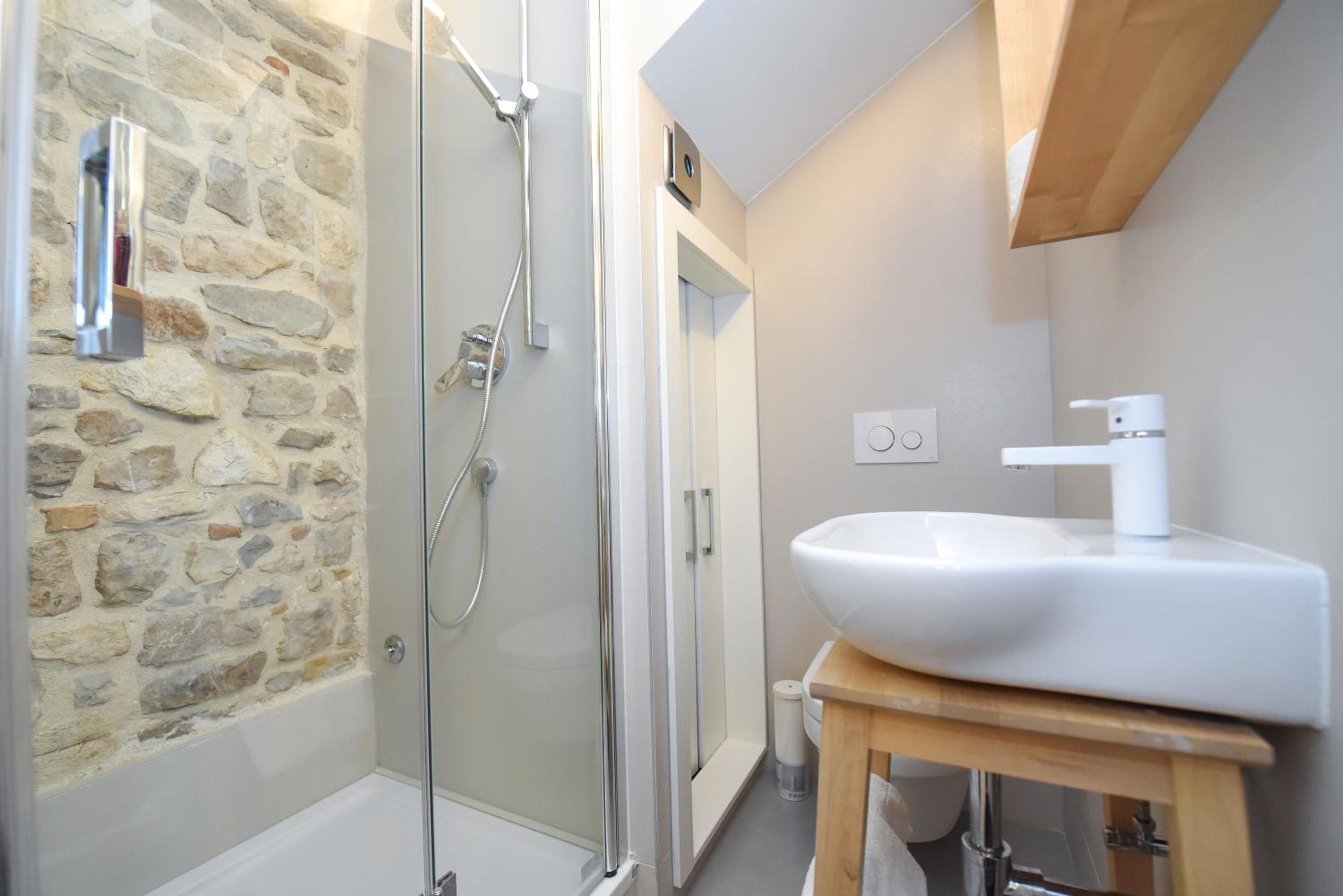 Pylon Rooms