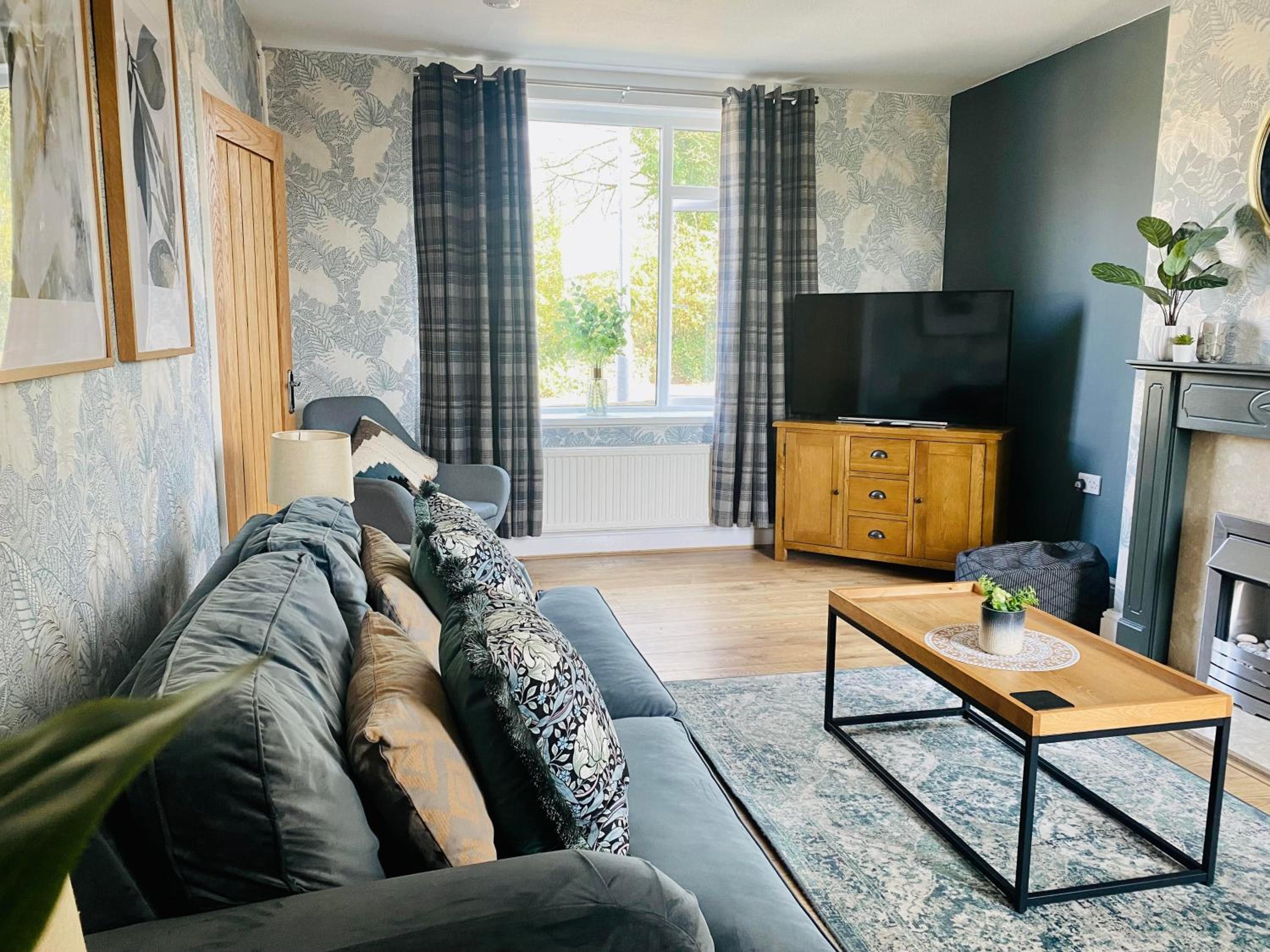 LOOK at the Views - Huddersfield Haven Sleeps 6, photo 4
