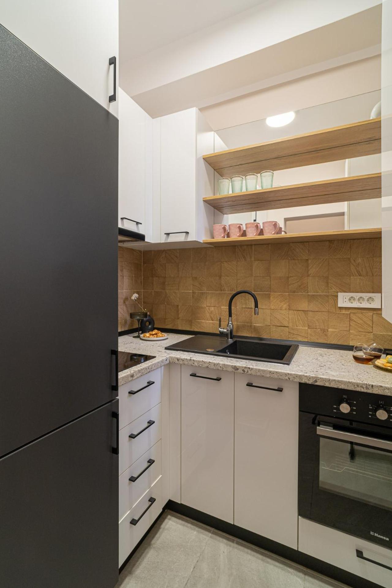 Urban 1BR Loft Residences - Modern Comfort in Bucharest Center