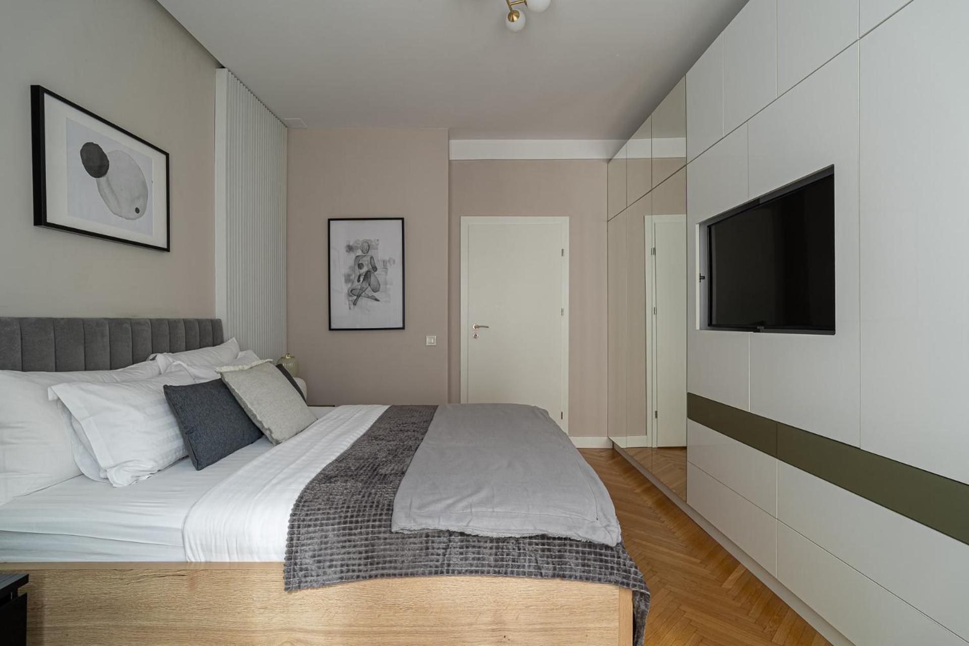 Urban 1BR Loft Residences - Modern Comfort in Bucharest Center