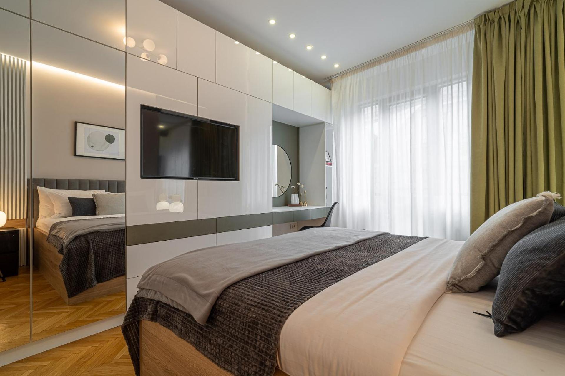 Urban 1BR Loft Residences - Modern Comfort in Bucharest Center