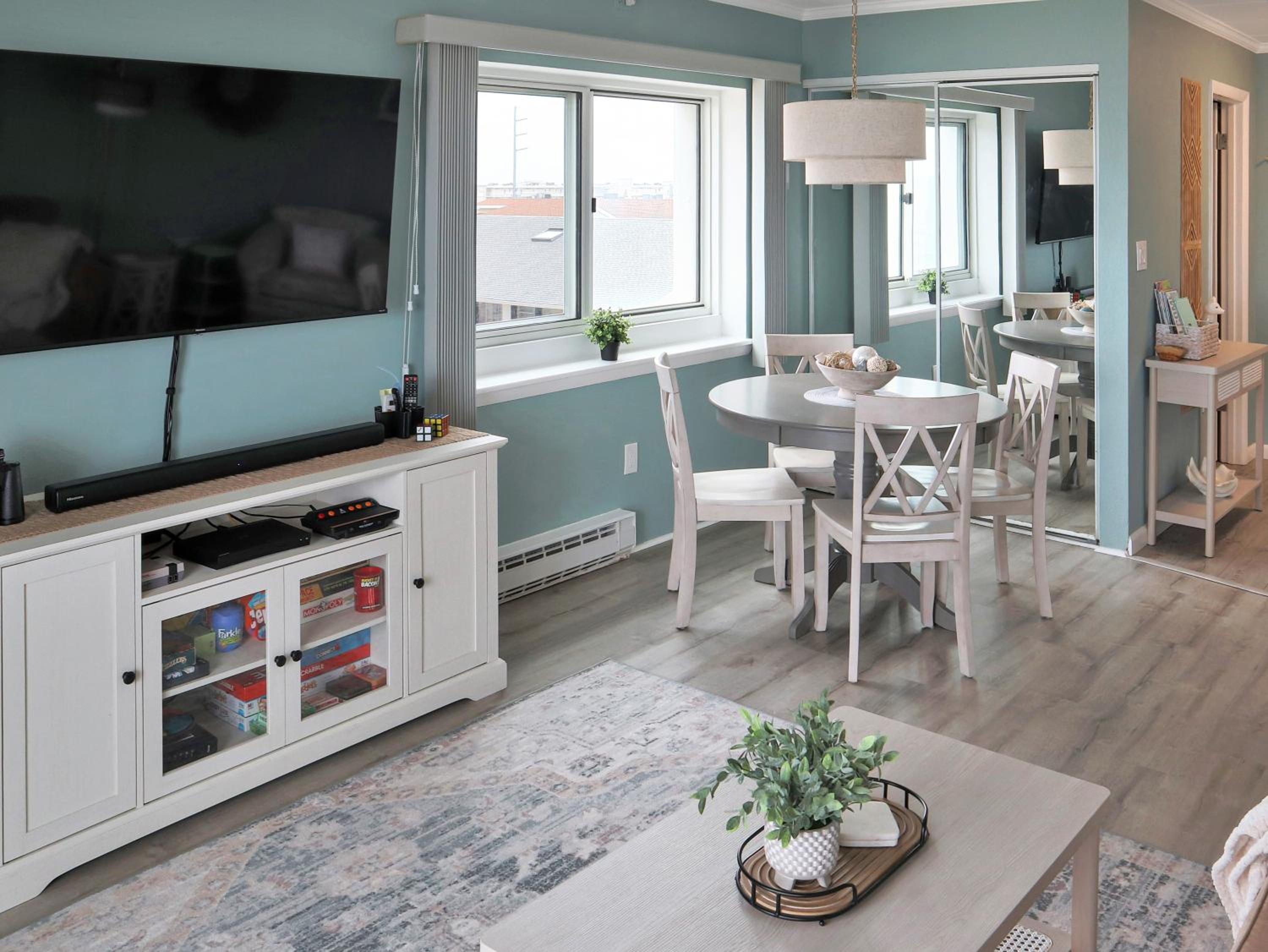 BeachBox III - The One with Unreal Beach Views - Couple's Getaway - Worcester House 401