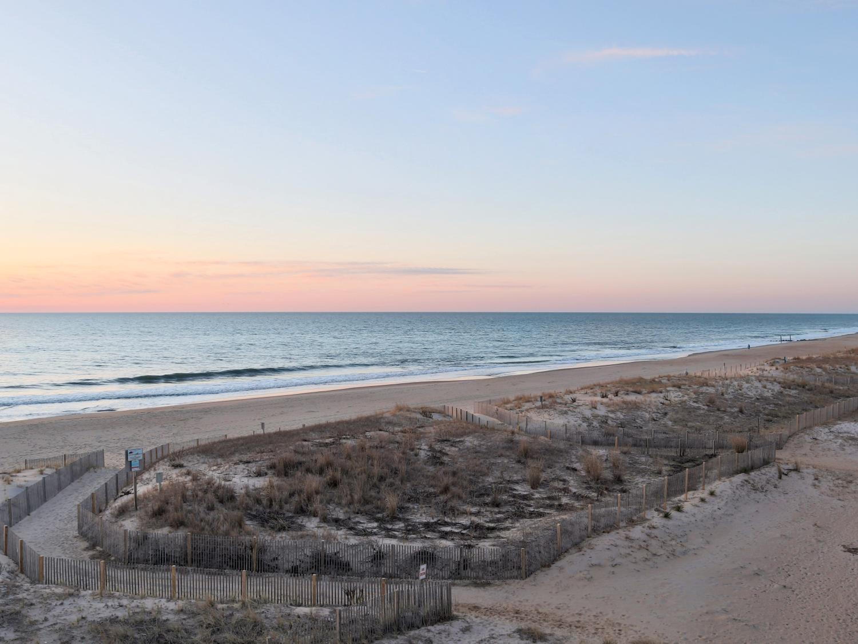 BeachBox III - The One with Unreal Beach Views - Couple's Getaway - Worcester House 401