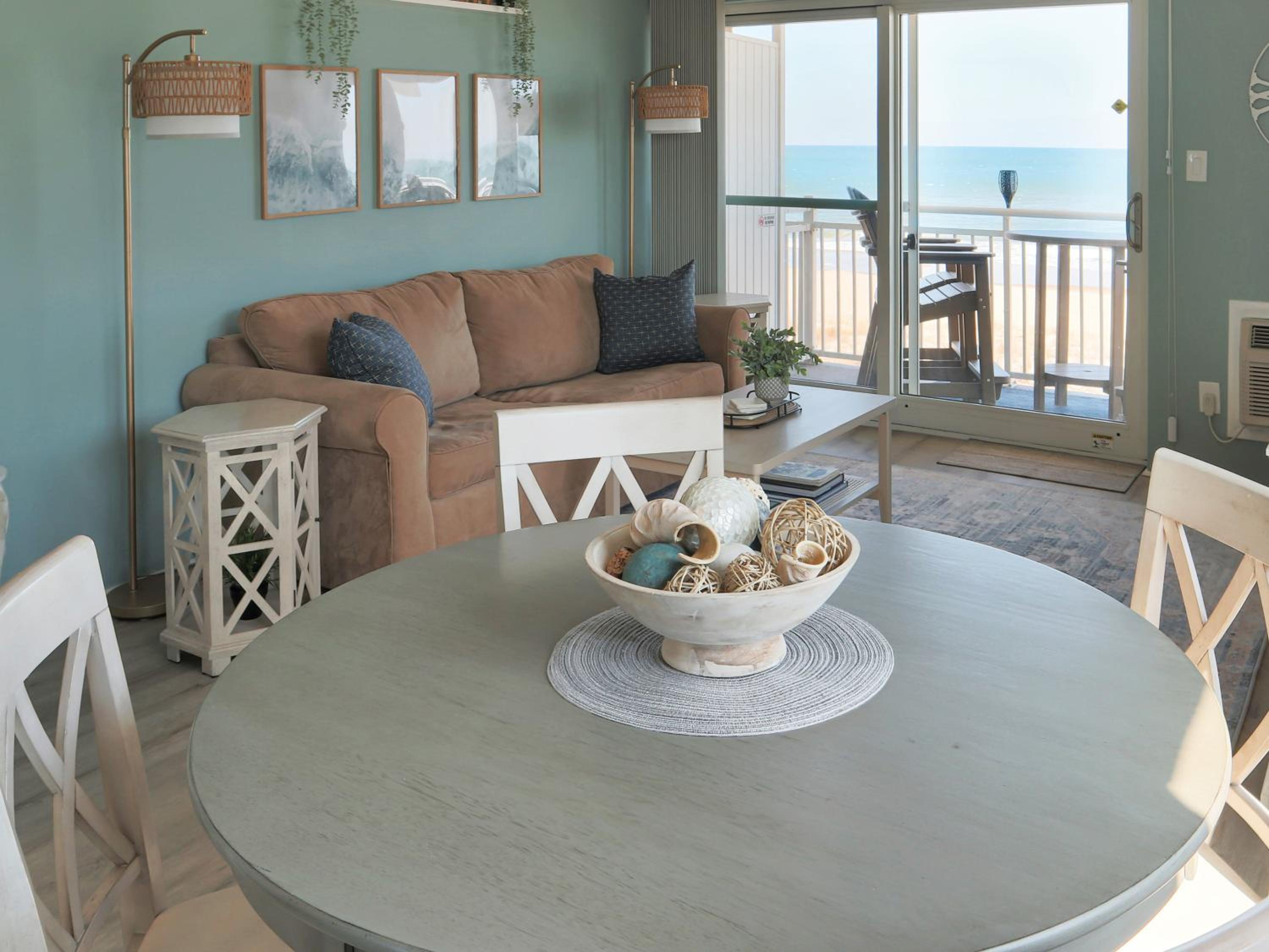 BeachBox III - The One with Unreal Beach Views - Couple's Getaway - Worcester House 401