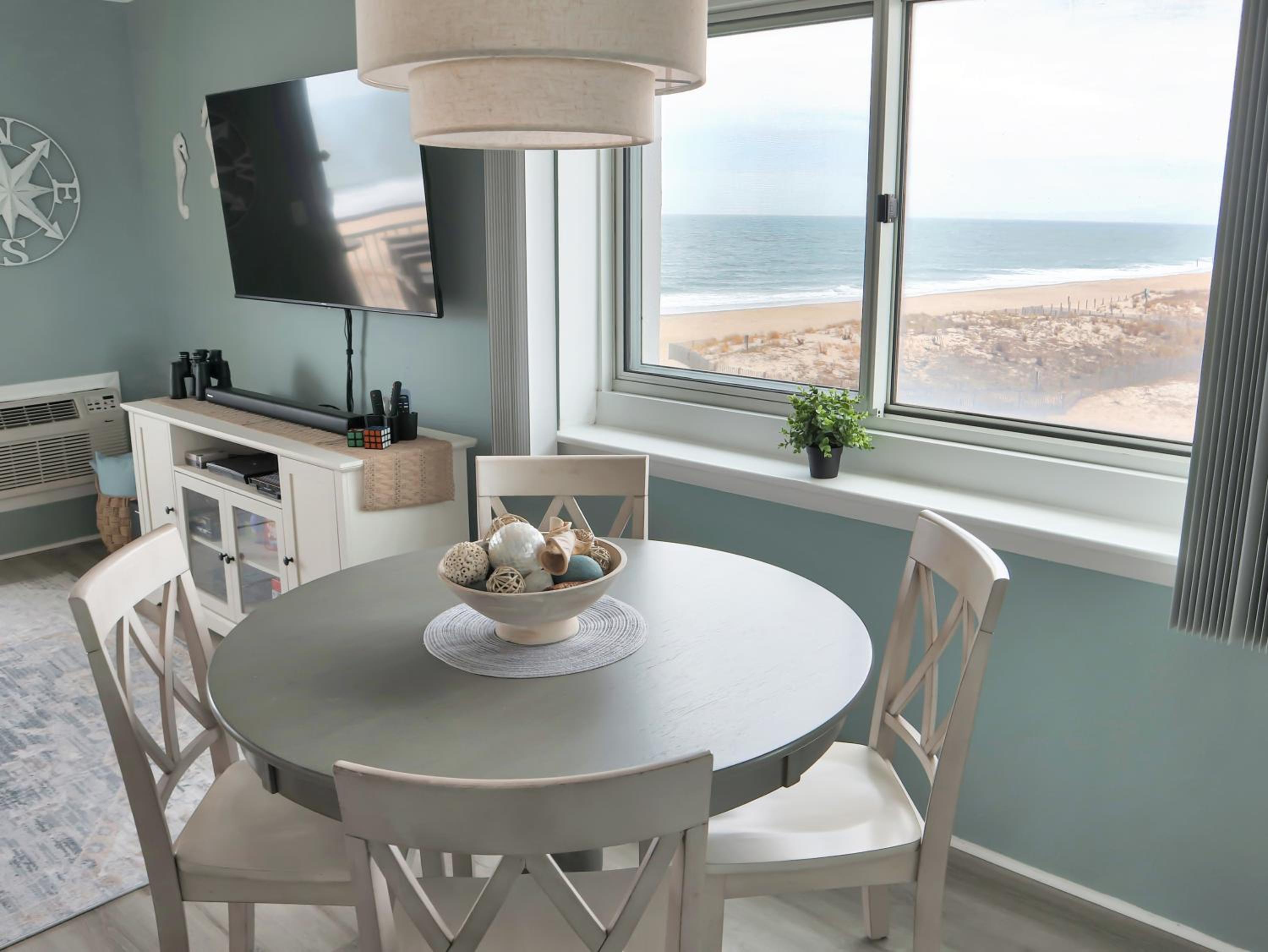 BeachBox III - The One with Unreal Beach Views - Couple's Getaway - Worcester House 401