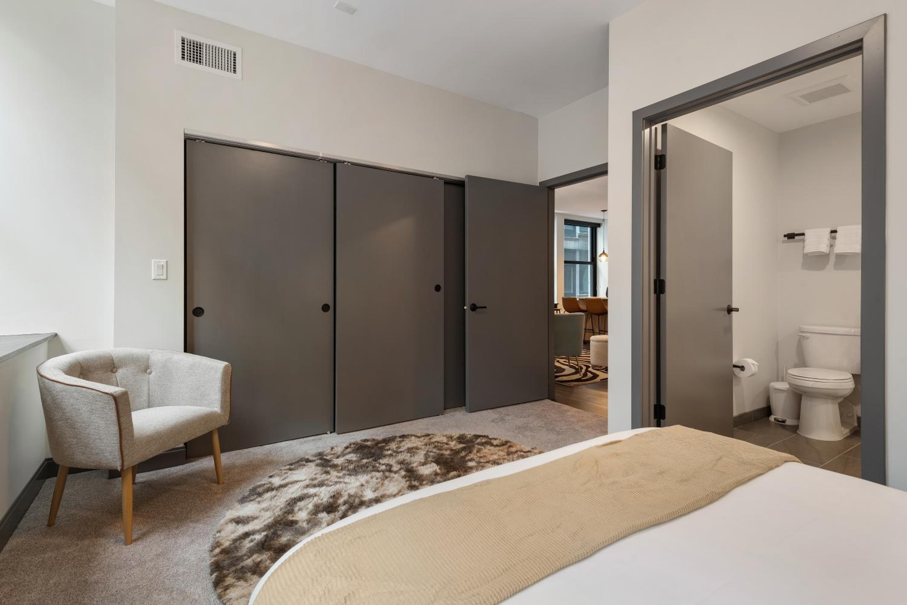 Experience Downtown Chicago at Millennium - Luxury Apartments in The Loop