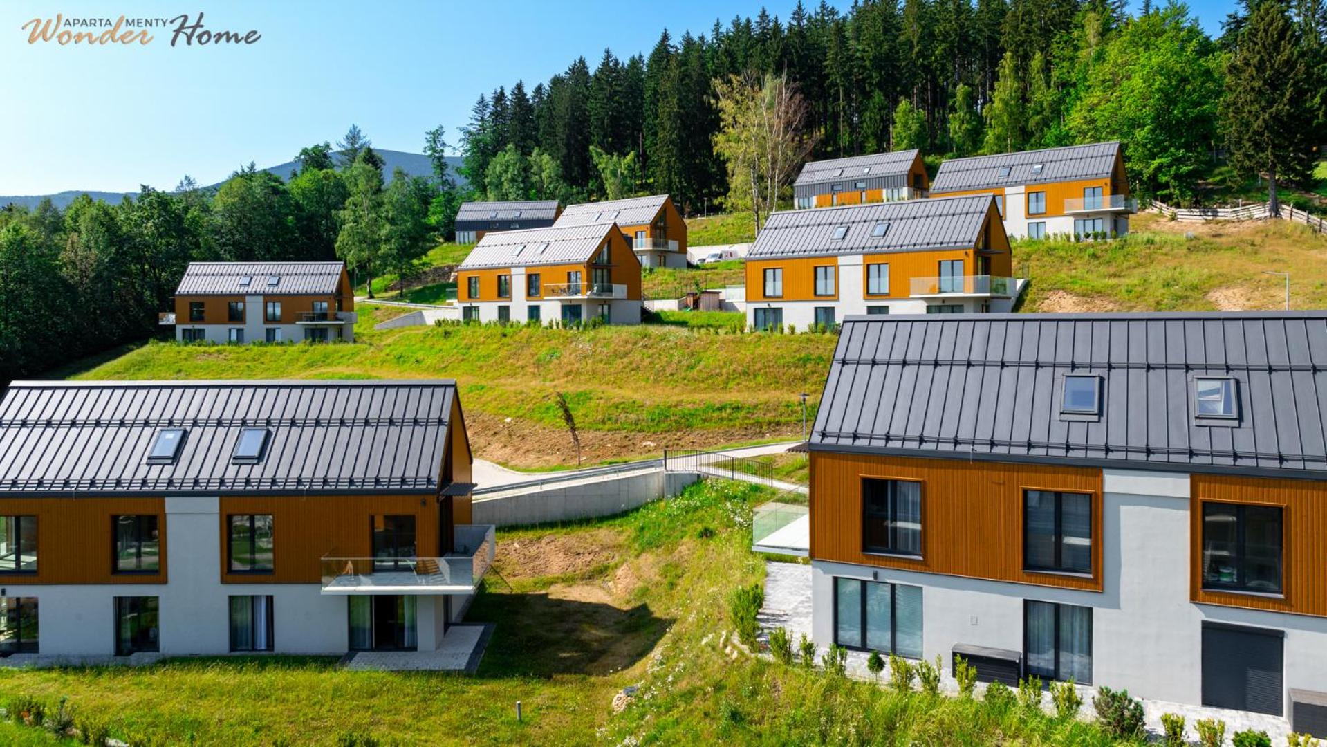 Wonder Home Myśliwska - Domki przy stoku Karpatka - na terenie kompleksu plac zabaw, zewnętrzna siłownia i sklep