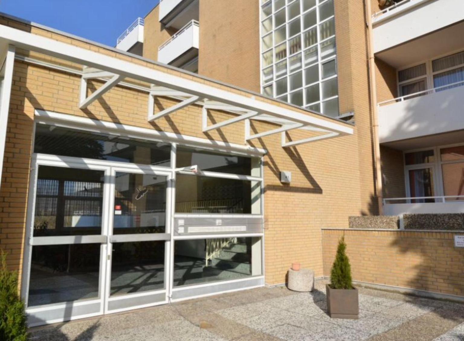 Strandloft Cuxhaven im Haus Frauenpreiß Sahlenburg - strandnah - 2 Hunde willkommen -Schwimmbad - Sauna - direkt am Wald - Dachterrasse mit Blick nach Neuw