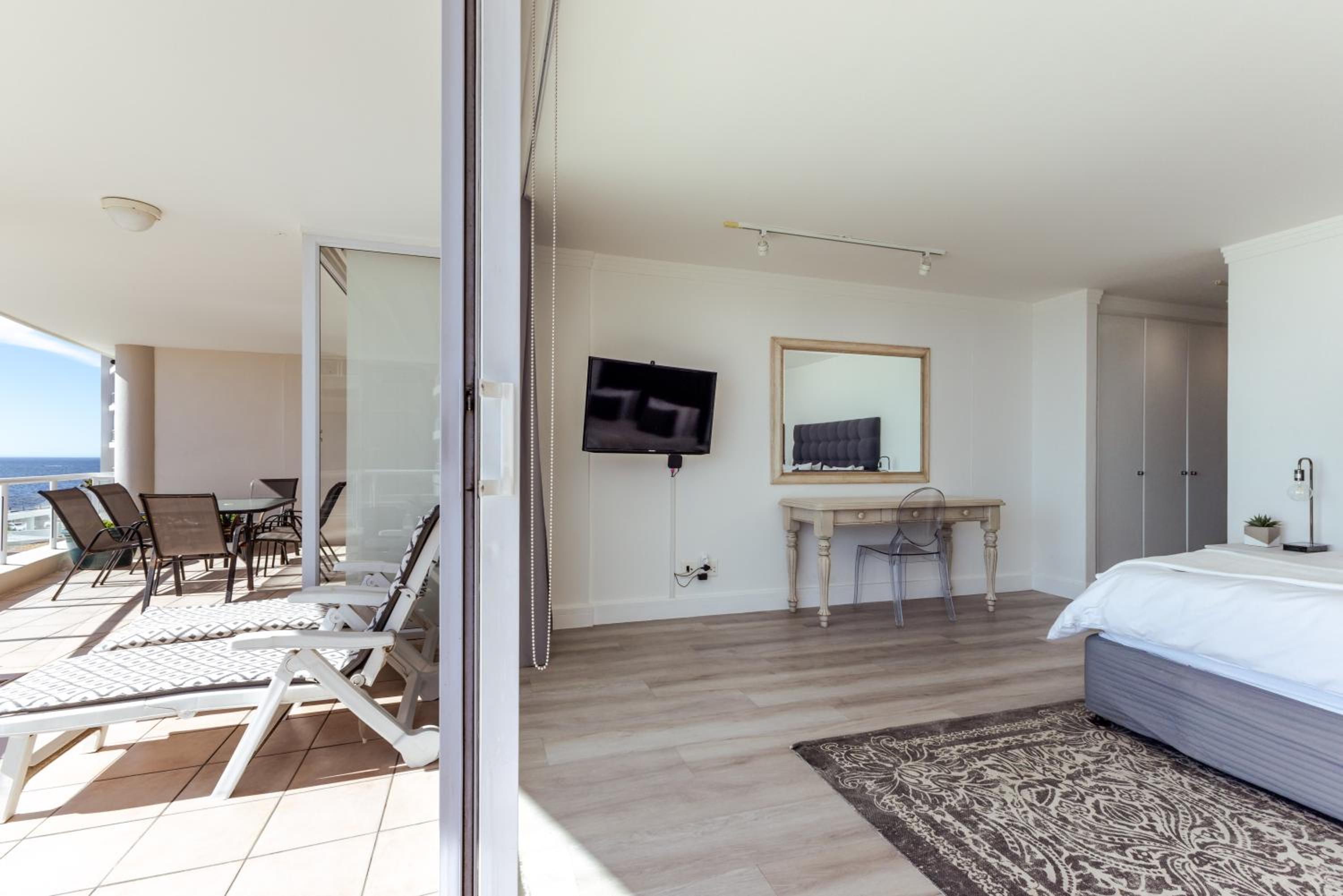 Bantry Place Beach Apartment