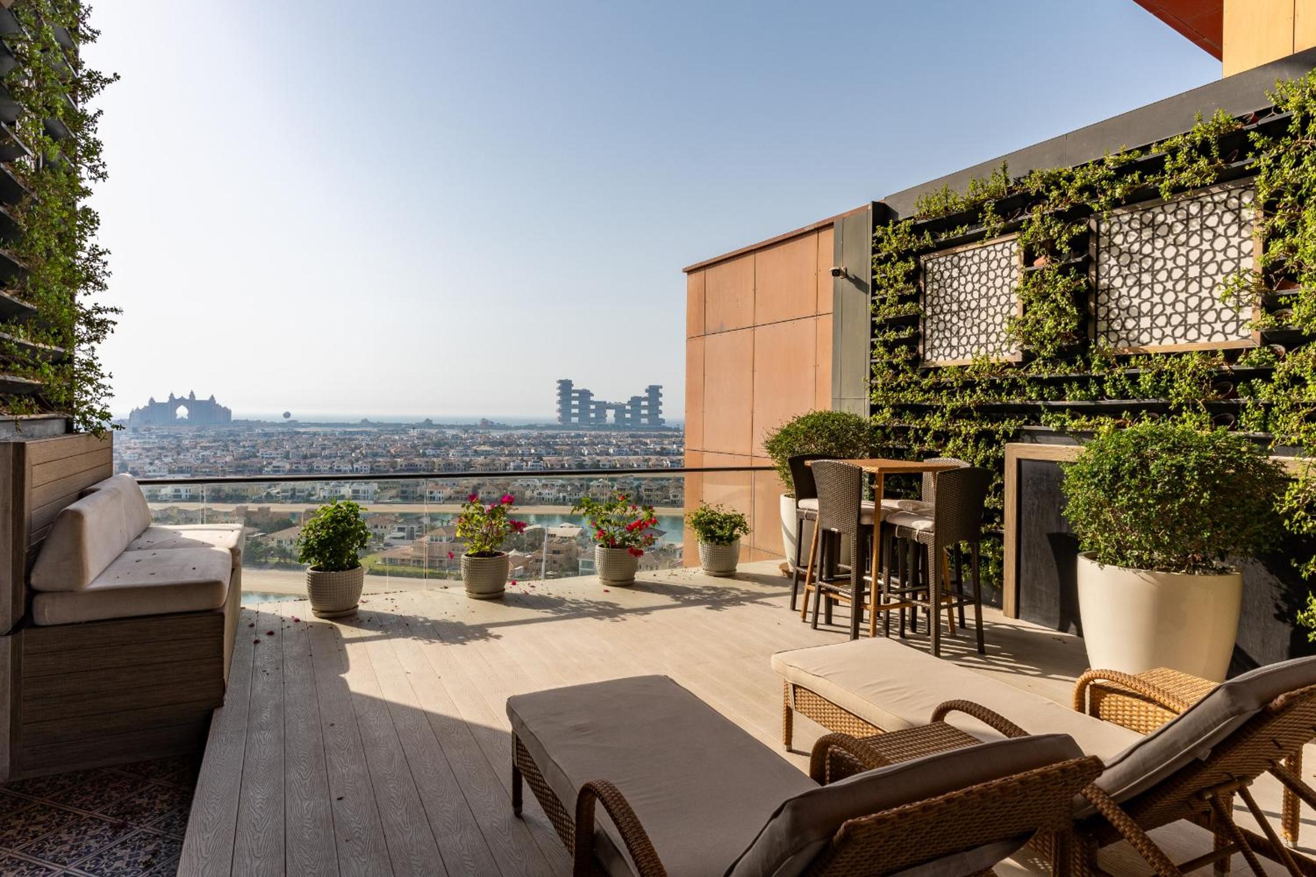 Tiara Residences, Palm Jumeirah Dubai - Mint Stay