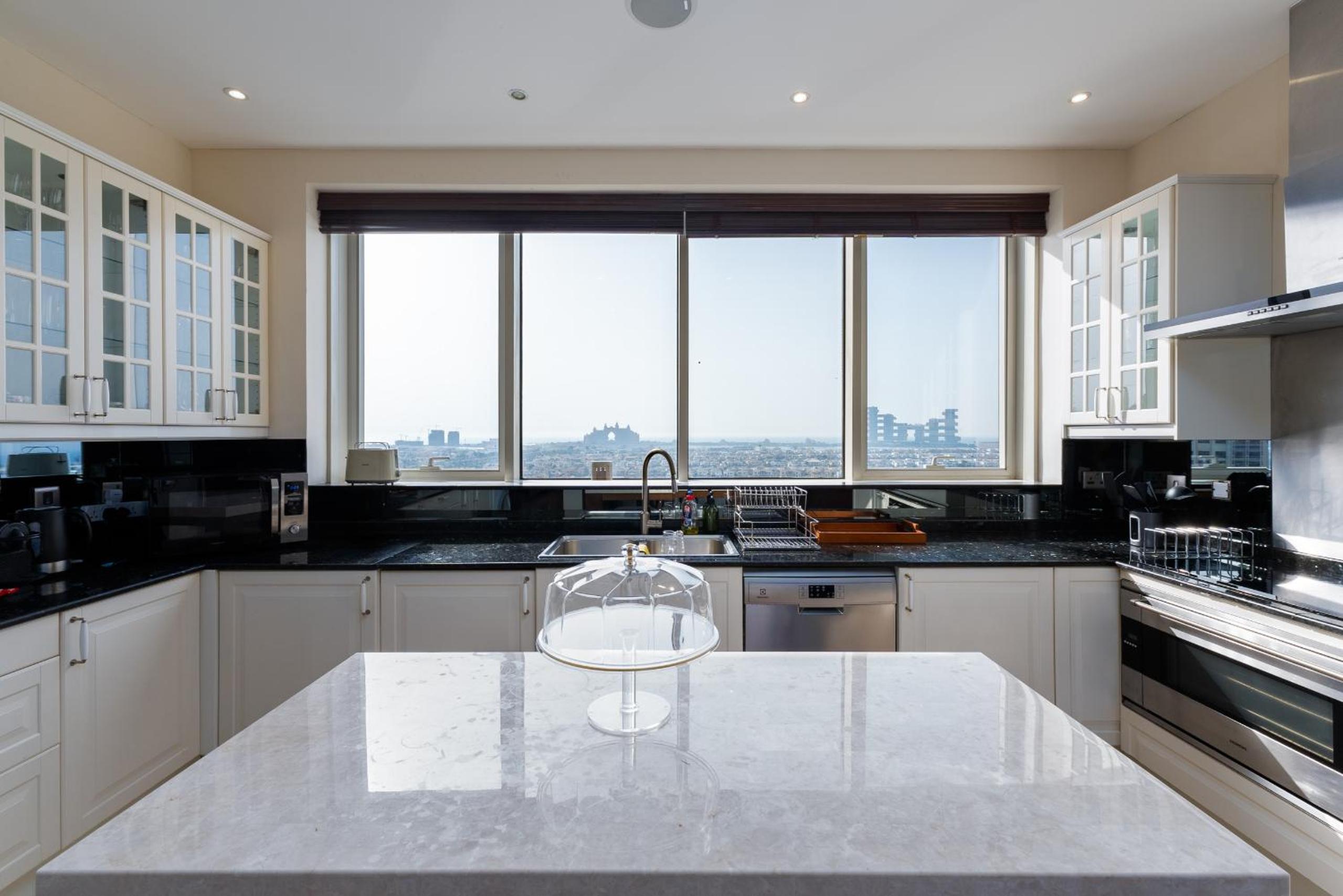 Tiara Residences, Palm Jumeirah Dubai - Mint Stay