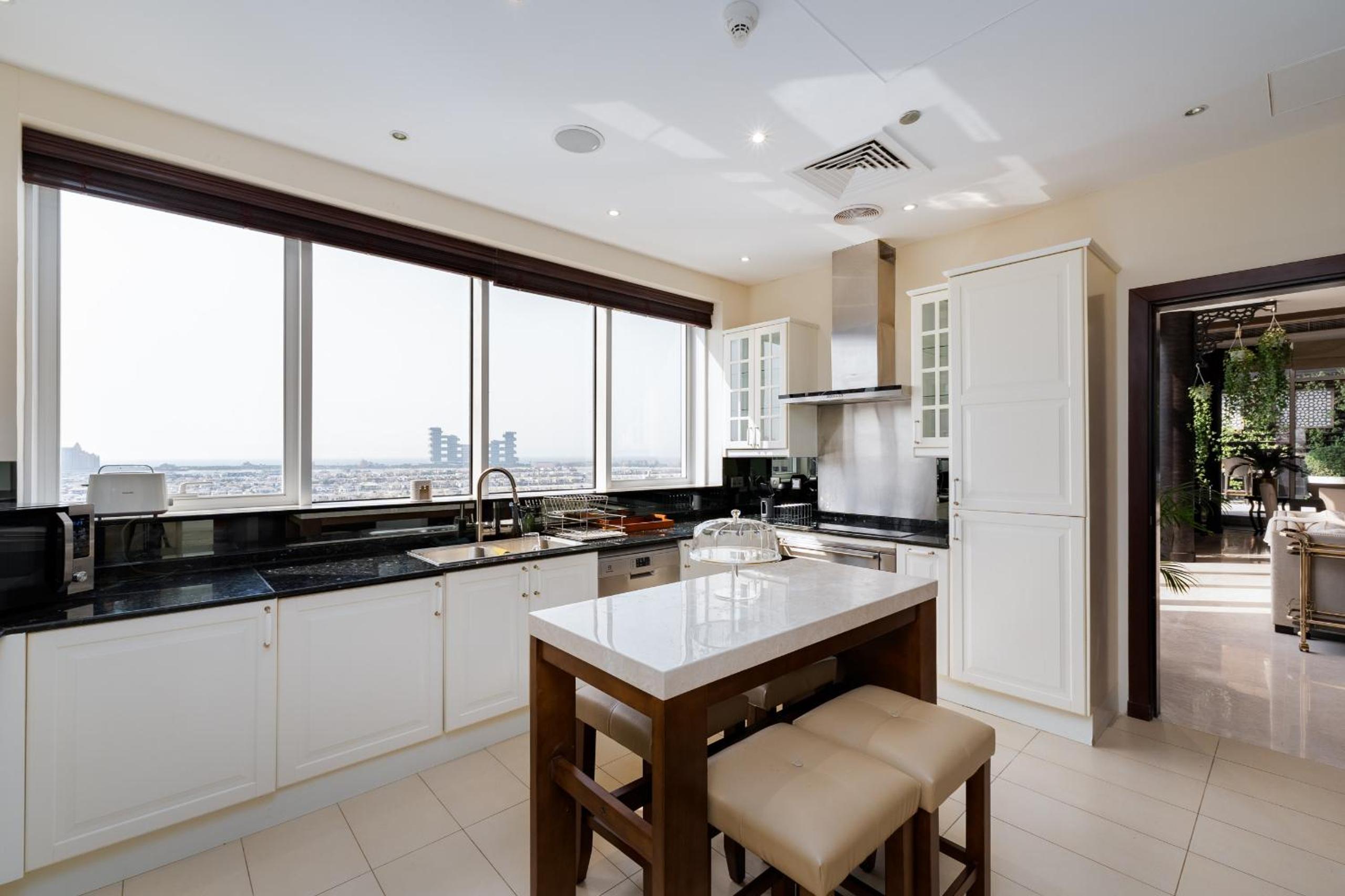 Tiara Residences, Palm Jumeirah Dubai - Mint Stay