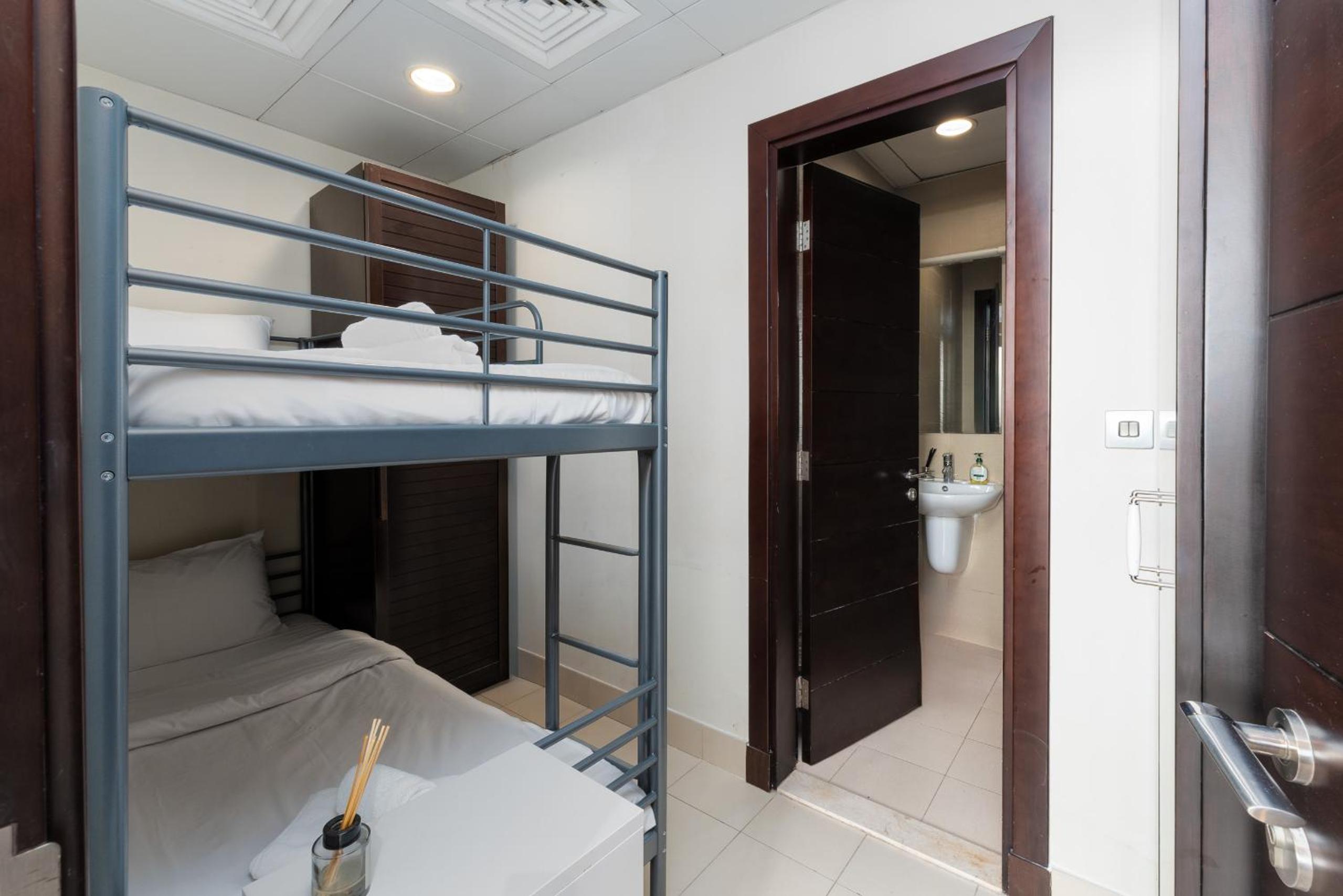 Tiara Residences, Palm Jumeirah Dubai - Mint Stay