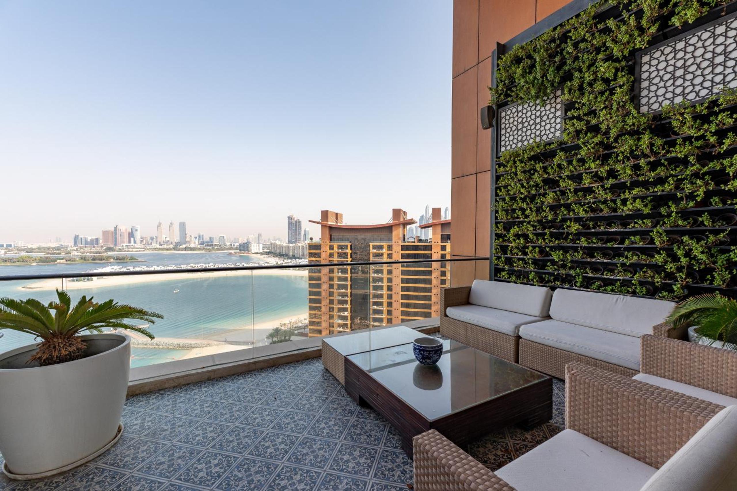 Tiara Residences, Palm Jumeirah Dubai - Mint Stay