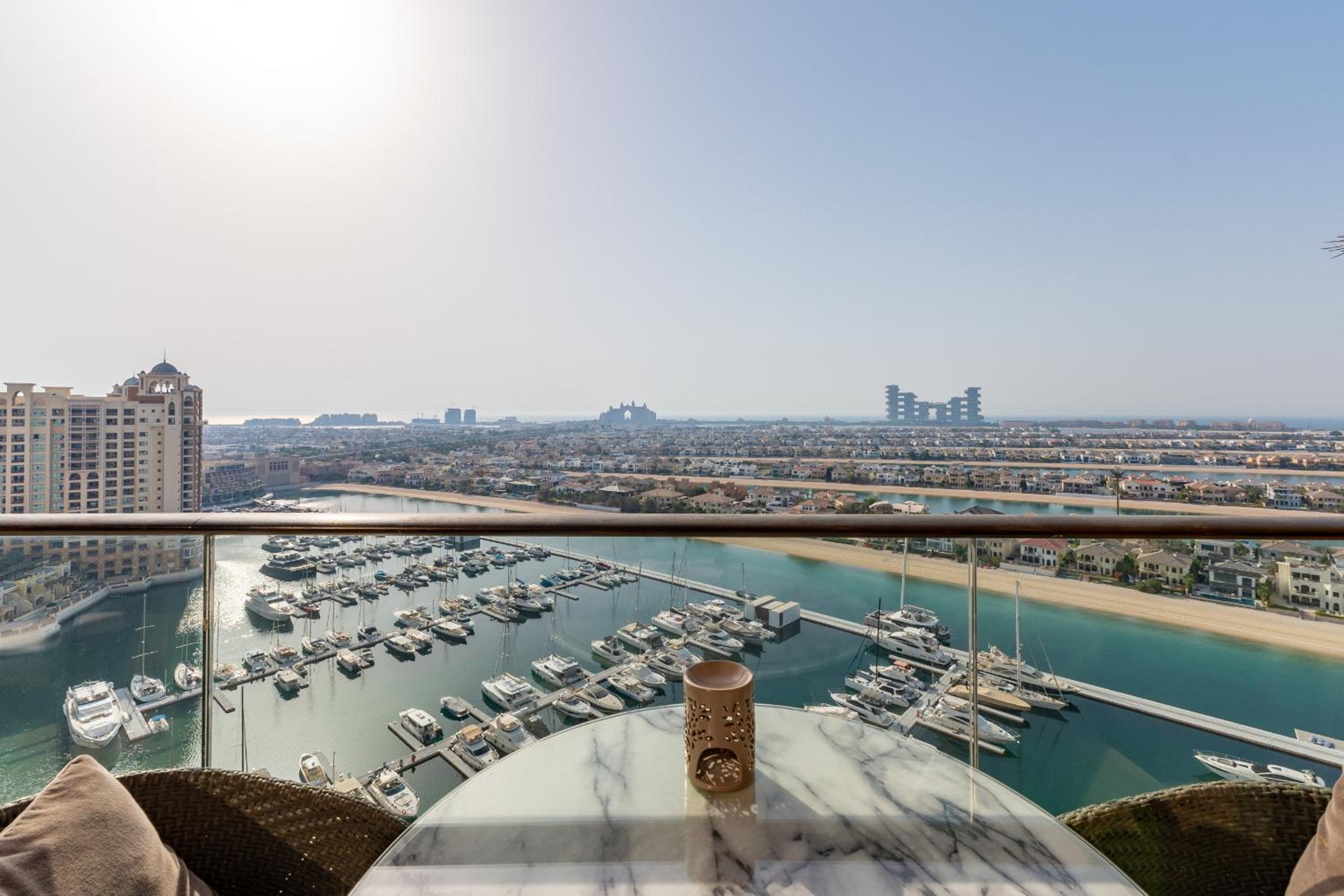 Tiara Residences, Palm Jumeirah Dubai - Mint Stay