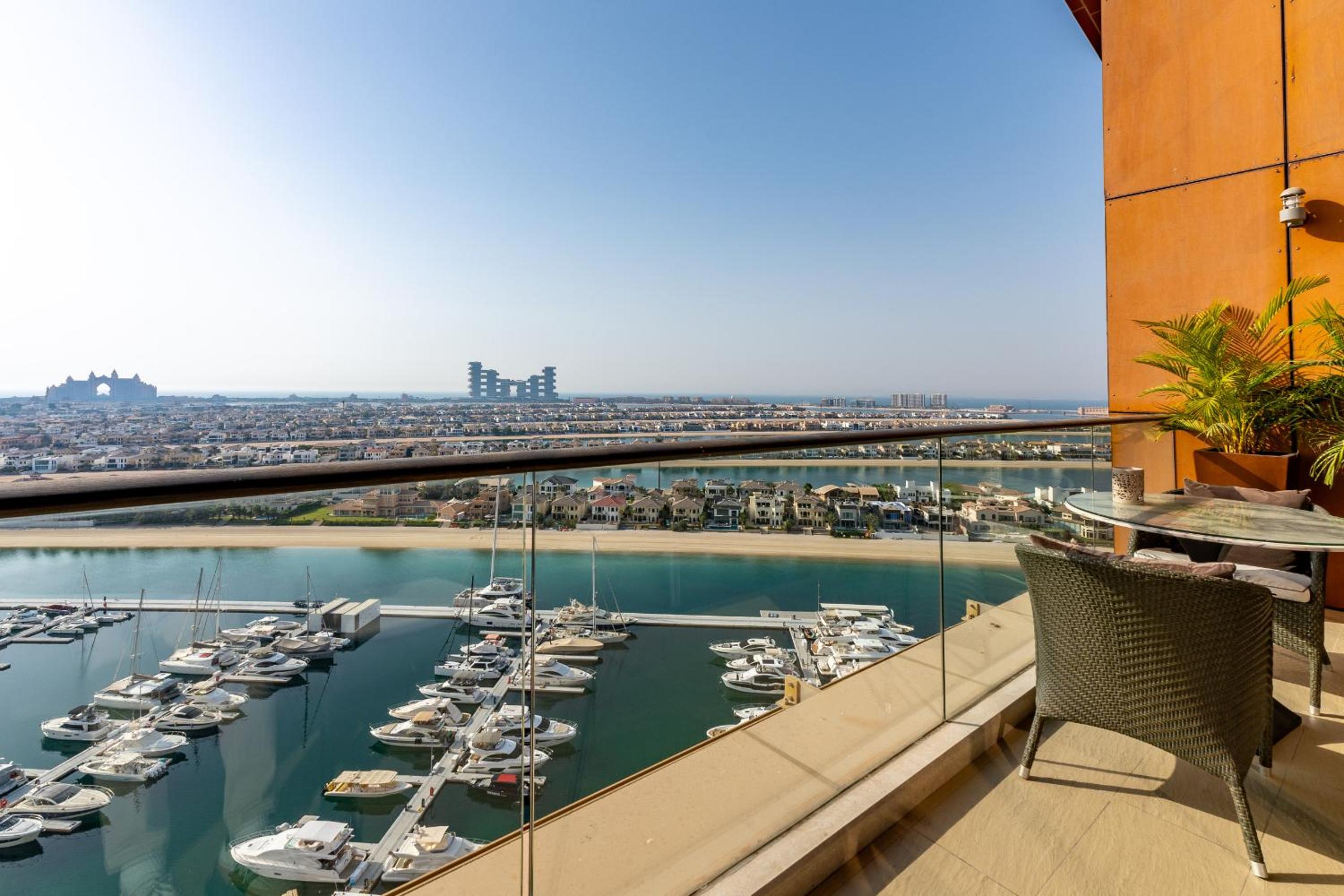 Tiara Residences, Palm Jumeirah Dubai - Mint Stay