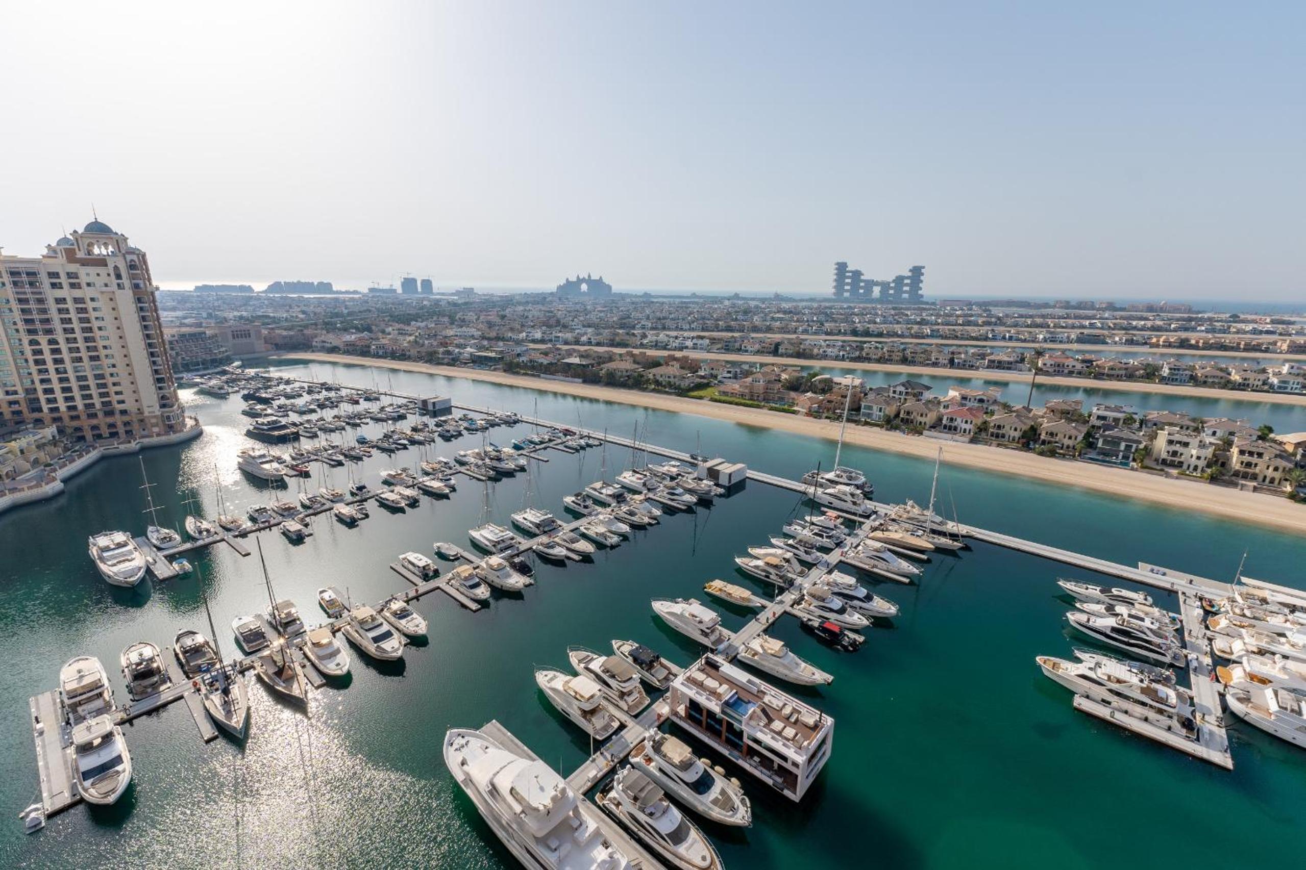 Tiara Residences, Palm Jumeirah Dubai - Mint Stay