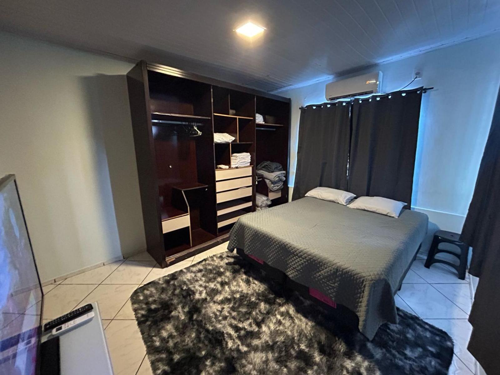 Apartamento na Av das Cataratas de 02 quartos