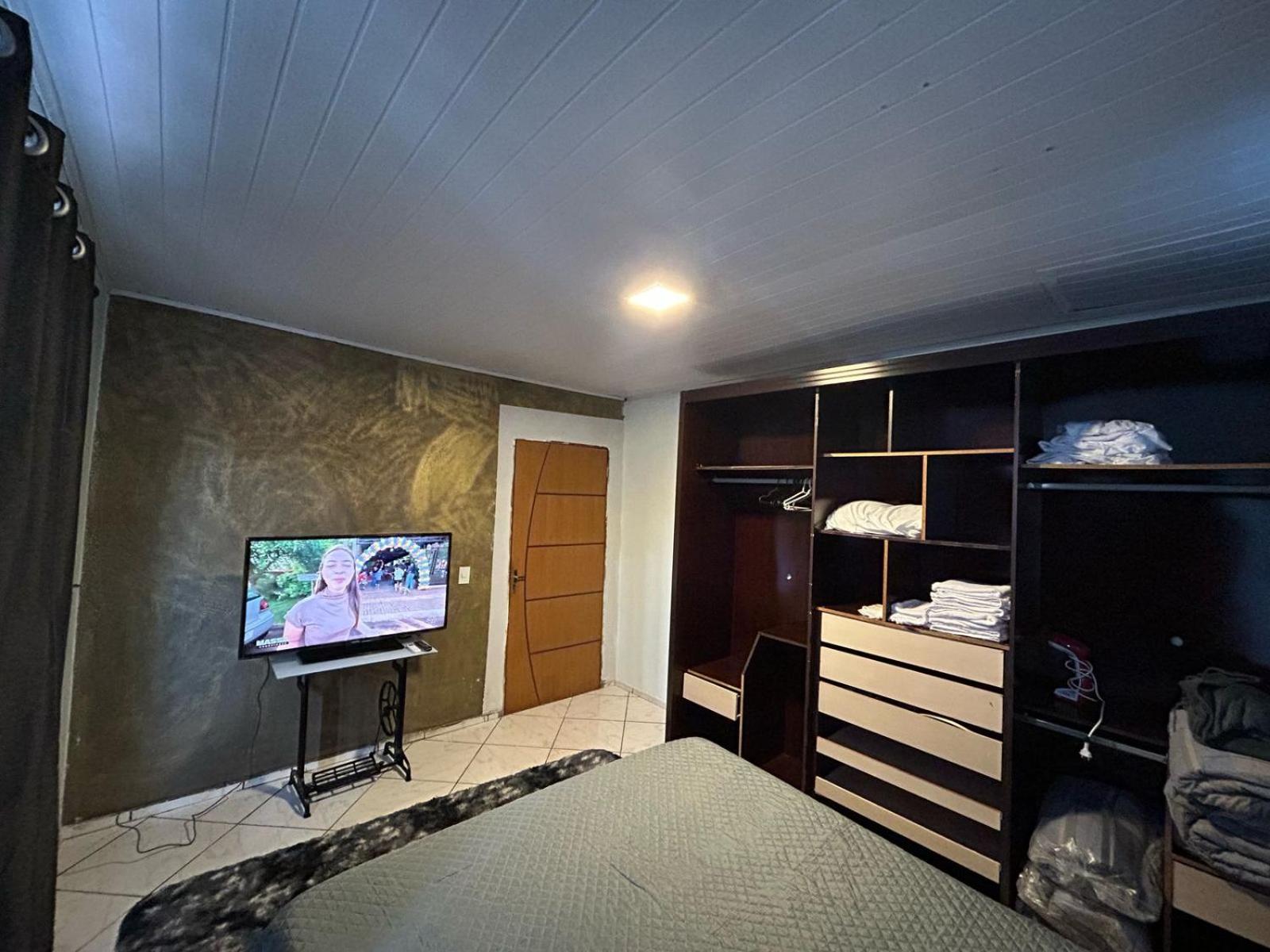 Apartamento na Av das Cataratas de 02 quartos