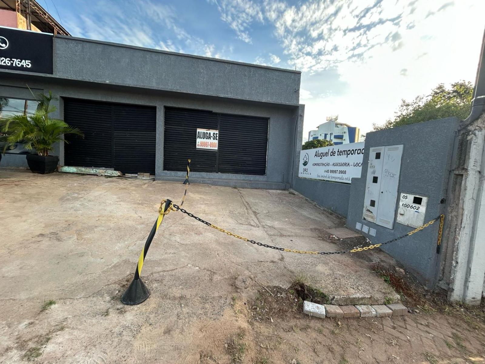 Apartamento na Av das Cataratas de 02 quartos