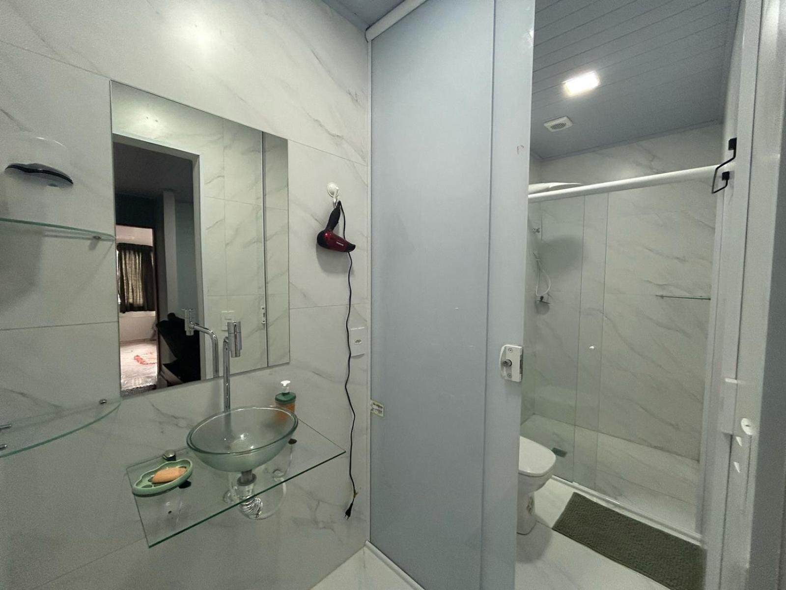 Apartamento na Av das Cataratas de 02 quartos