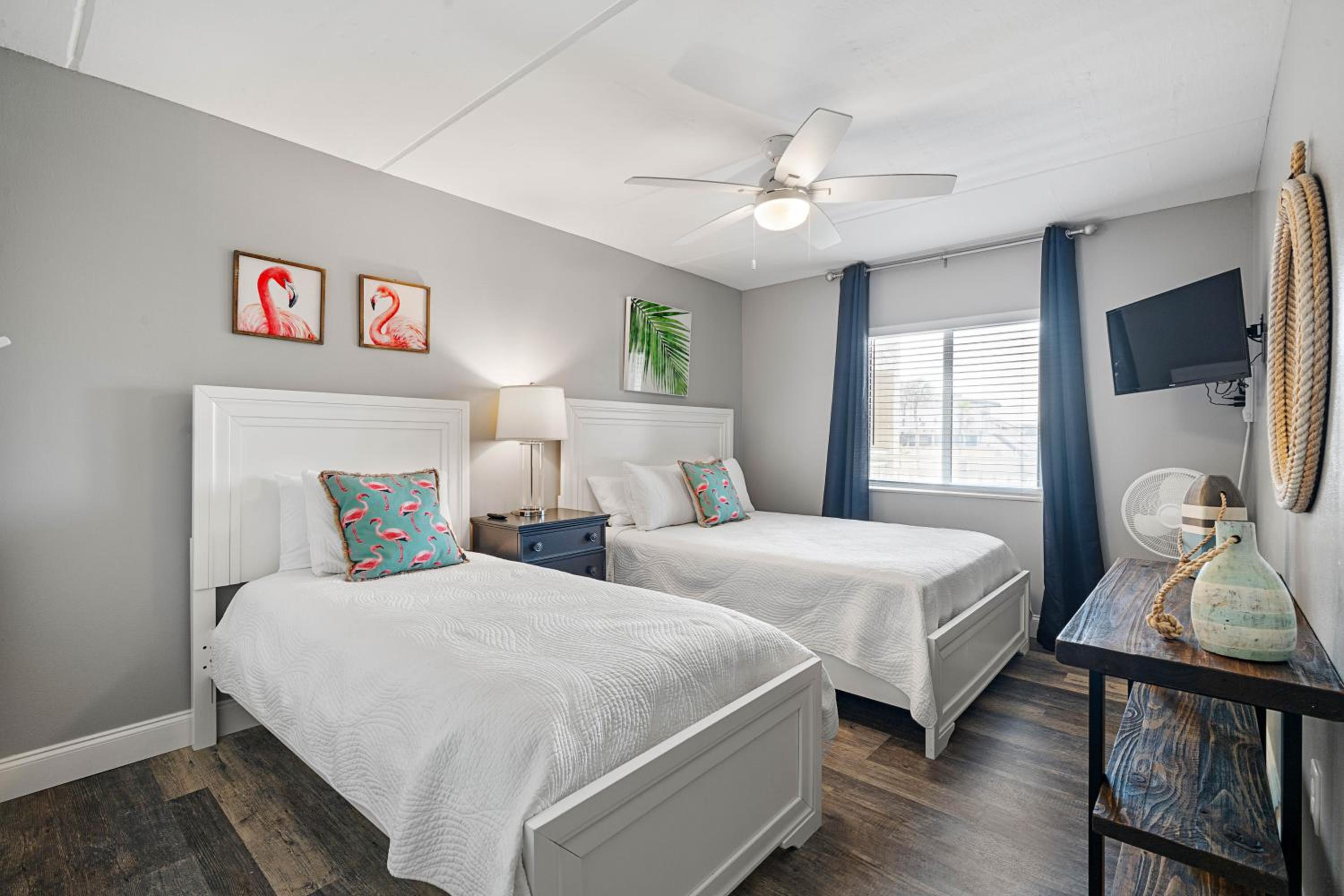 2BR Condo with Direct Beach & Pool Views NSB FL